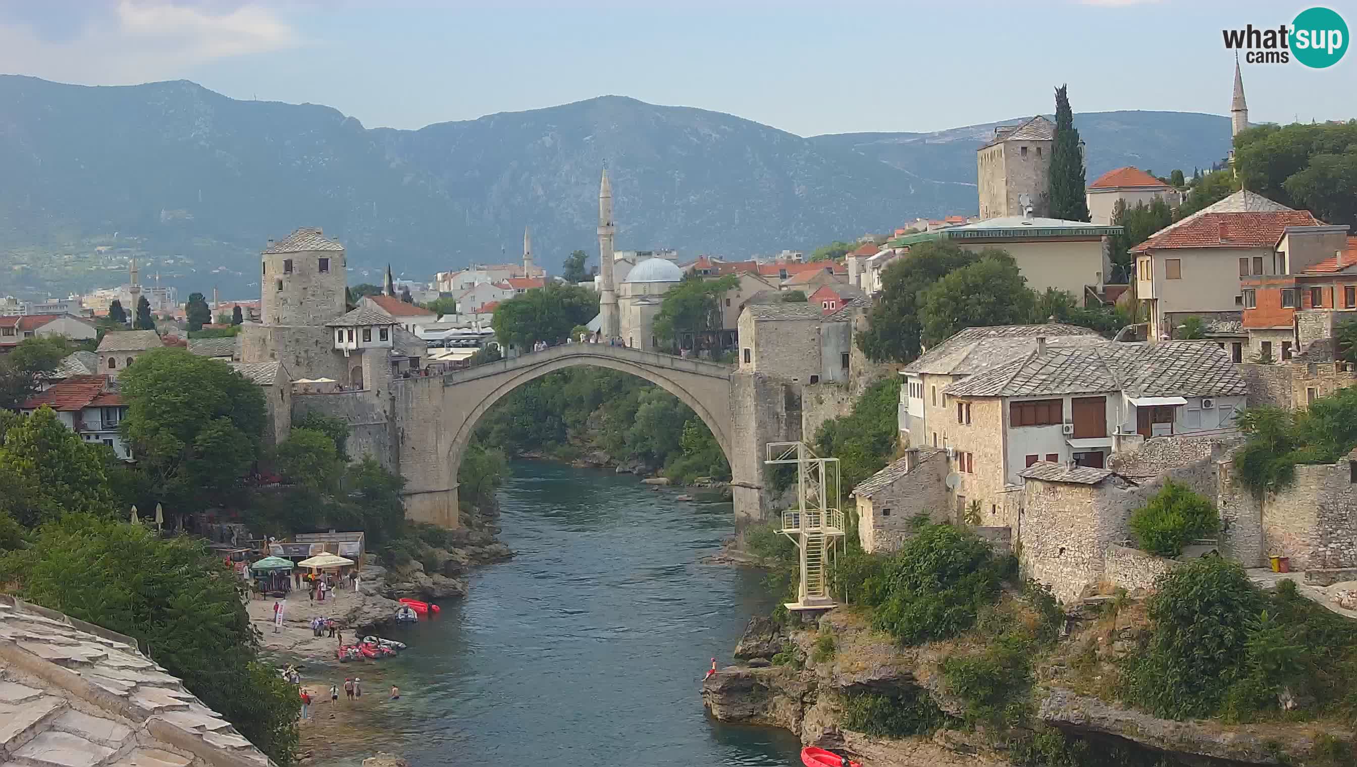 Mostar webkamera – Die Alte Brücke über den Fluss Neretva
