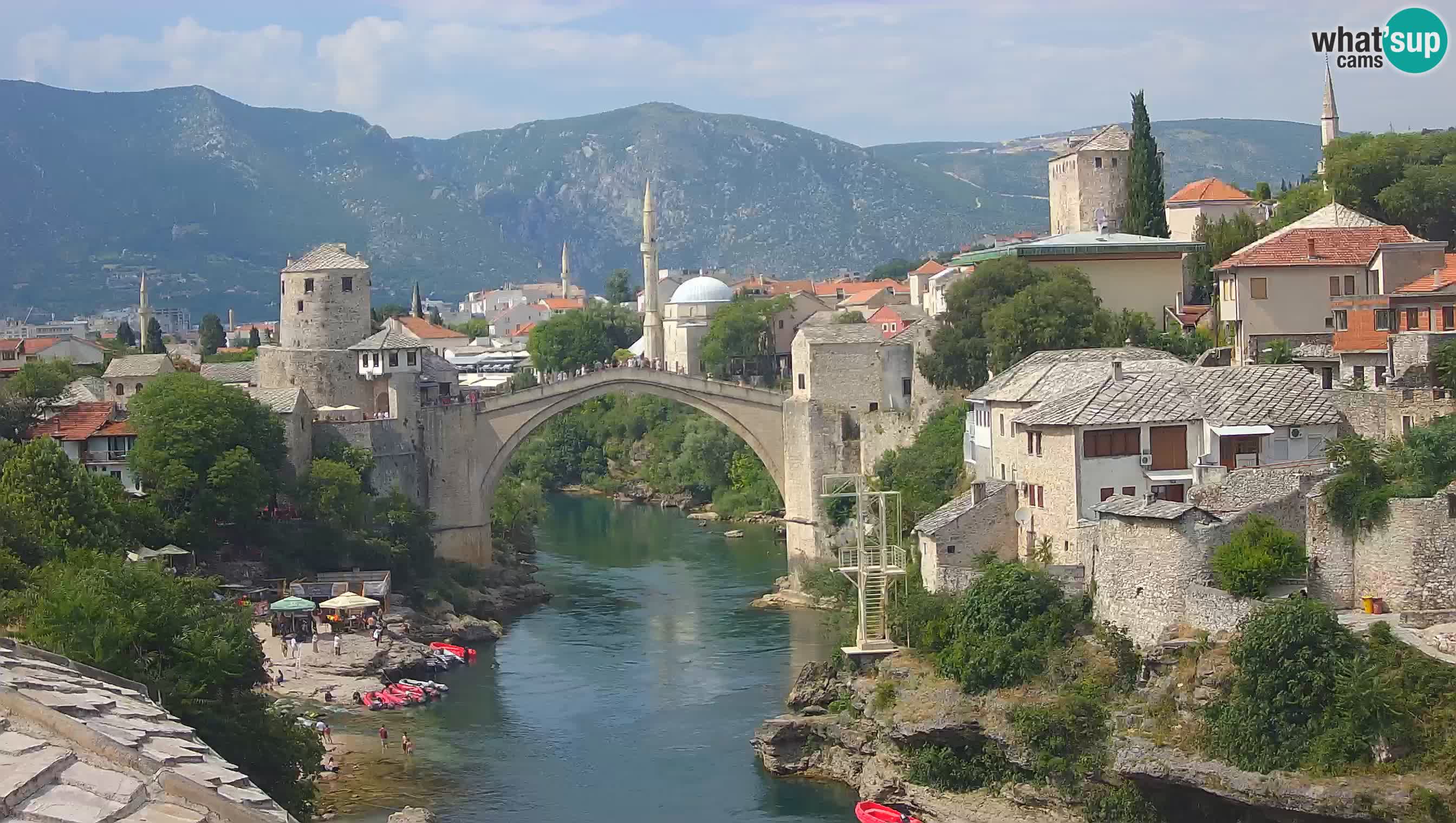 Mostar webkamera – Die Alte Brücke über den Fluss Neretva