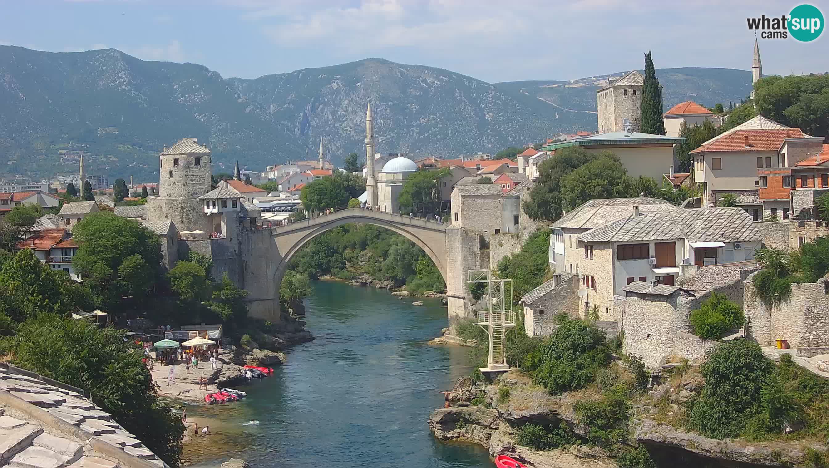 Mostar webkamera – Die Alte Brücke über den Fluss Neretva