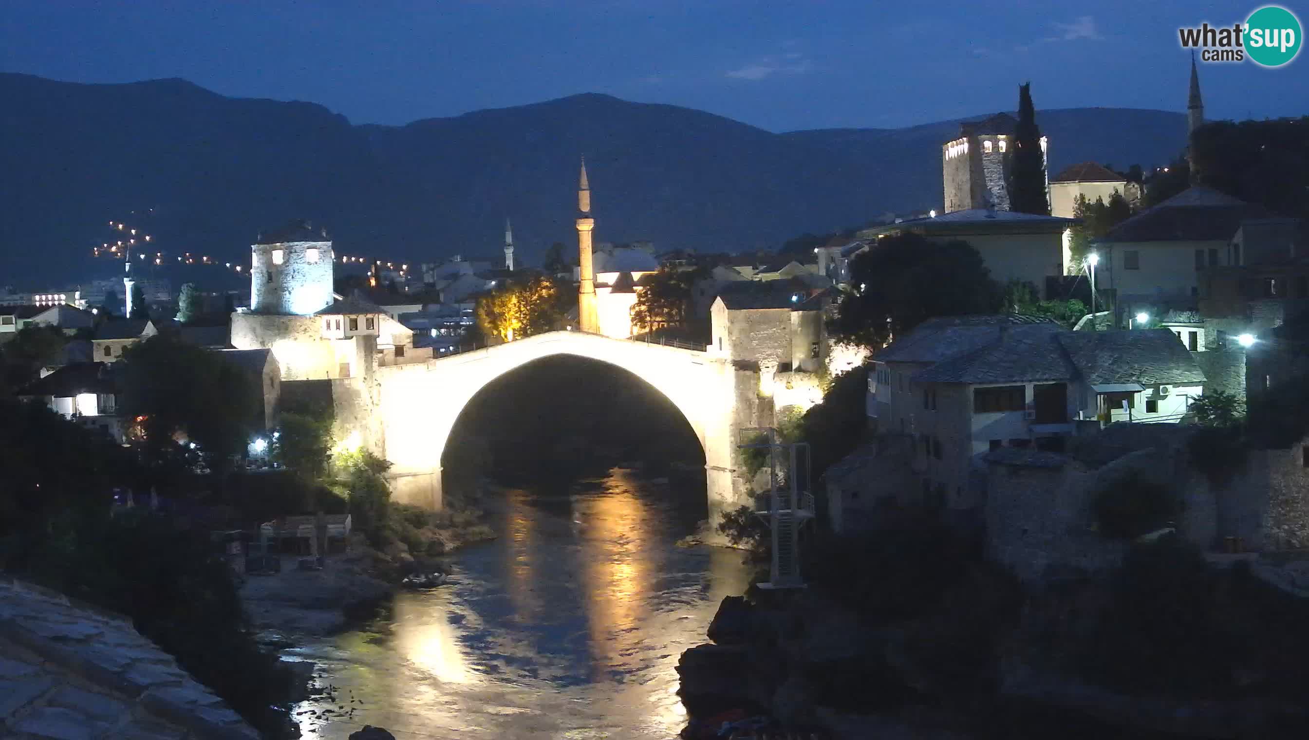 Mostar webkamera – Die Alte Brücke über den Fluss Neretva