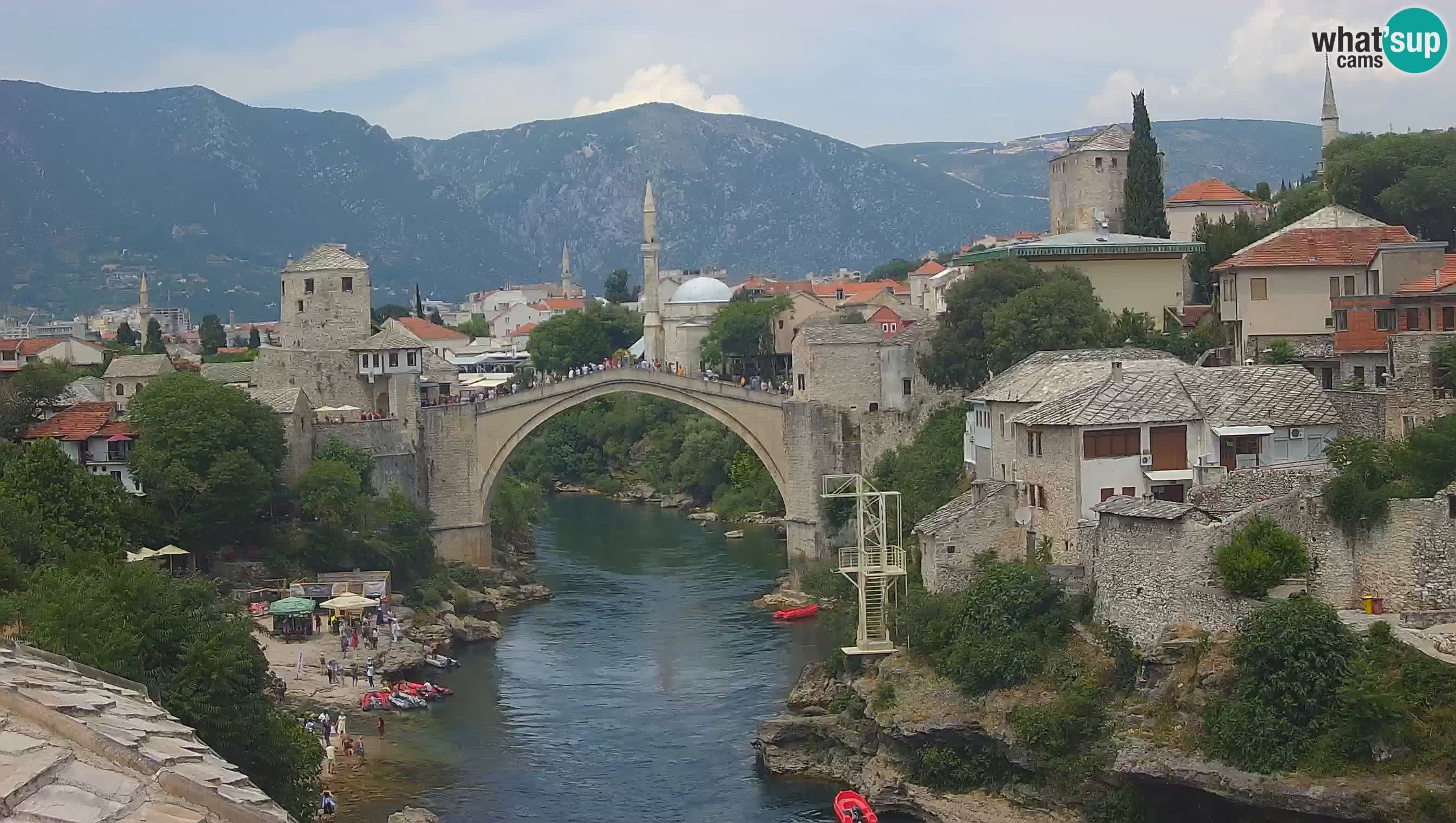 Mostar webkamera – Die Alte Brücke über den Fluss Neretva
