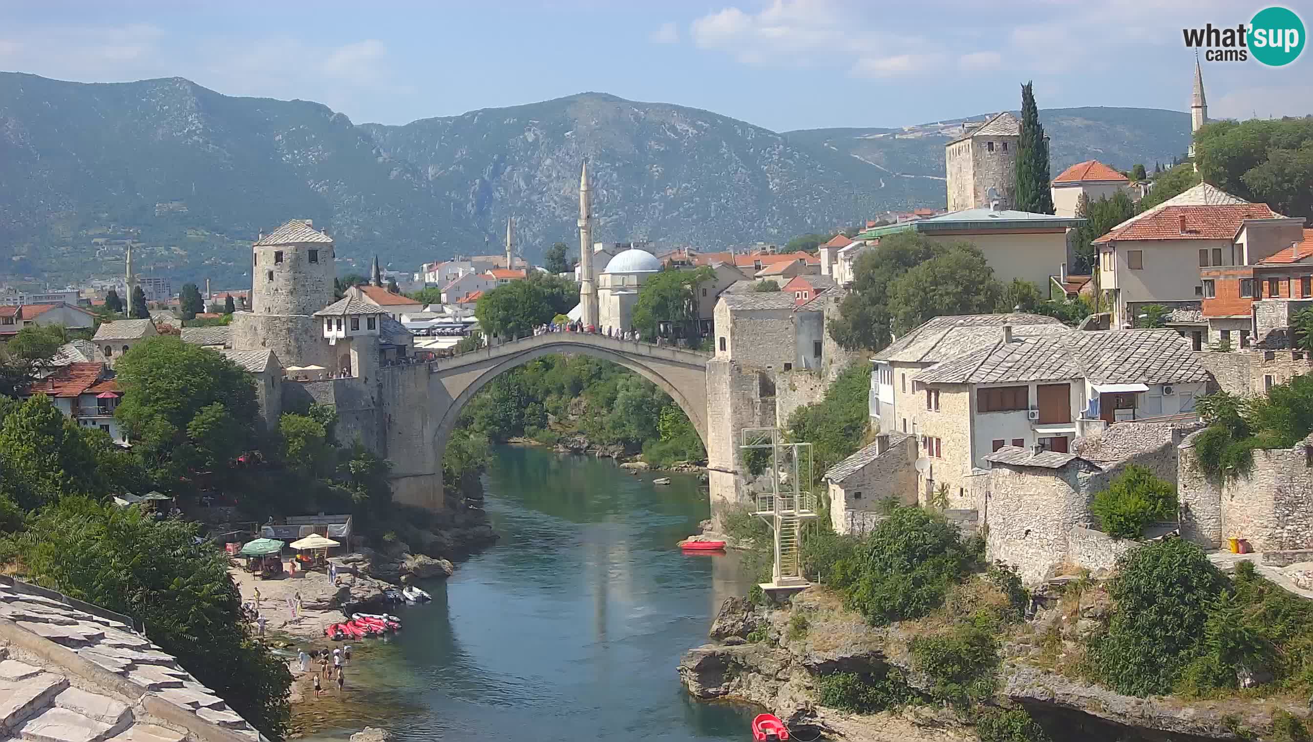 Mostar webkamera – Die Alte Brücke über den Fluss Neretva