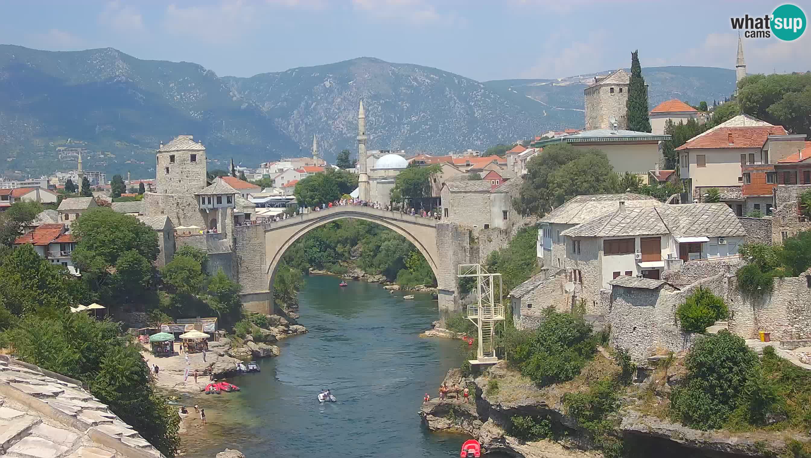 Mostar webkamera – Die Alte Brücke über den Fluss Neretva