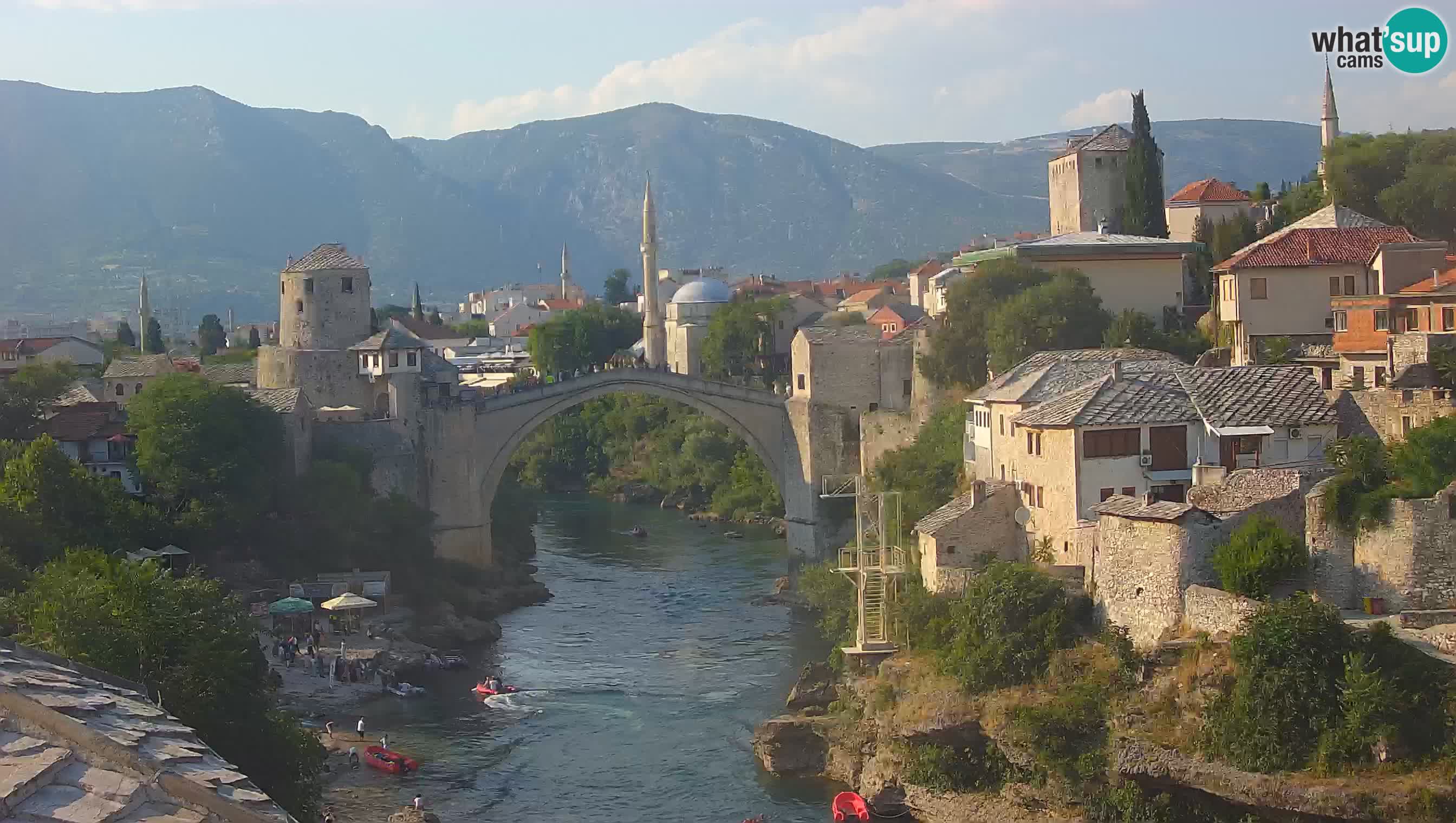Mostar webkamera – Die Alte Brücke über den Fluss Neretva