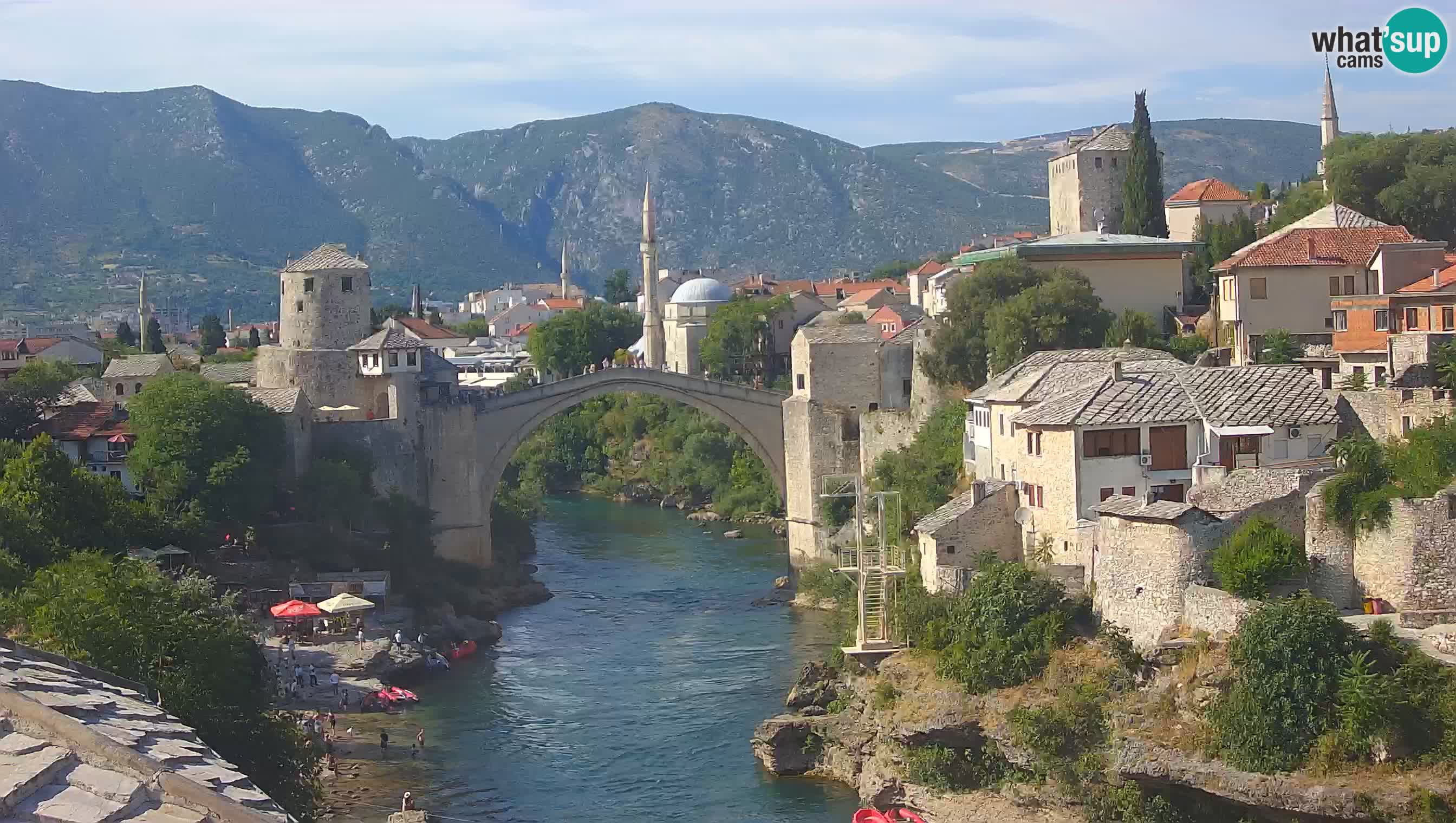 Mostar webkamera – Die Alte Brücke über den Fluss Neretva