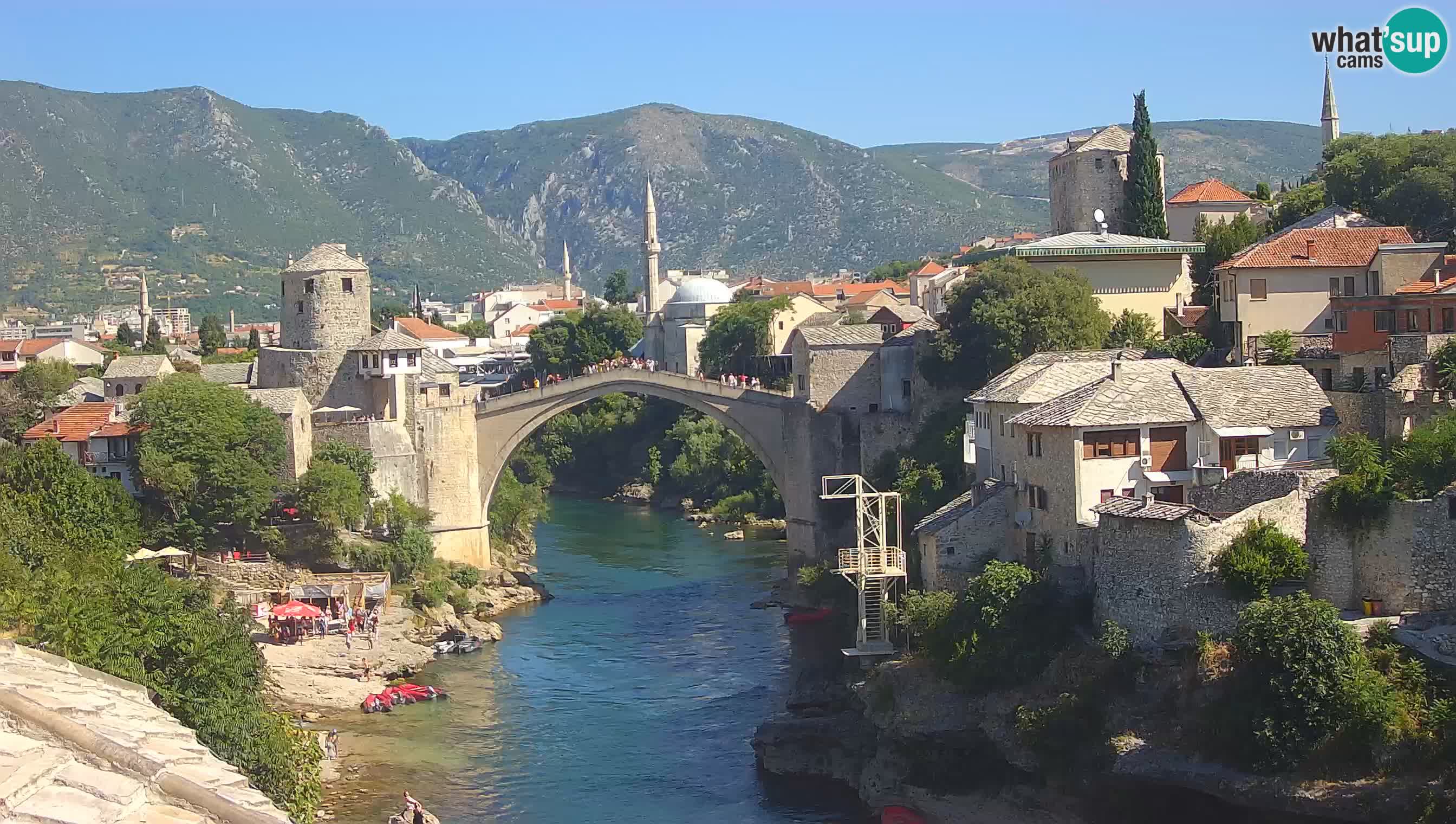 Mostar webkamera – Die Alte Brücke über den Fluss Neretva