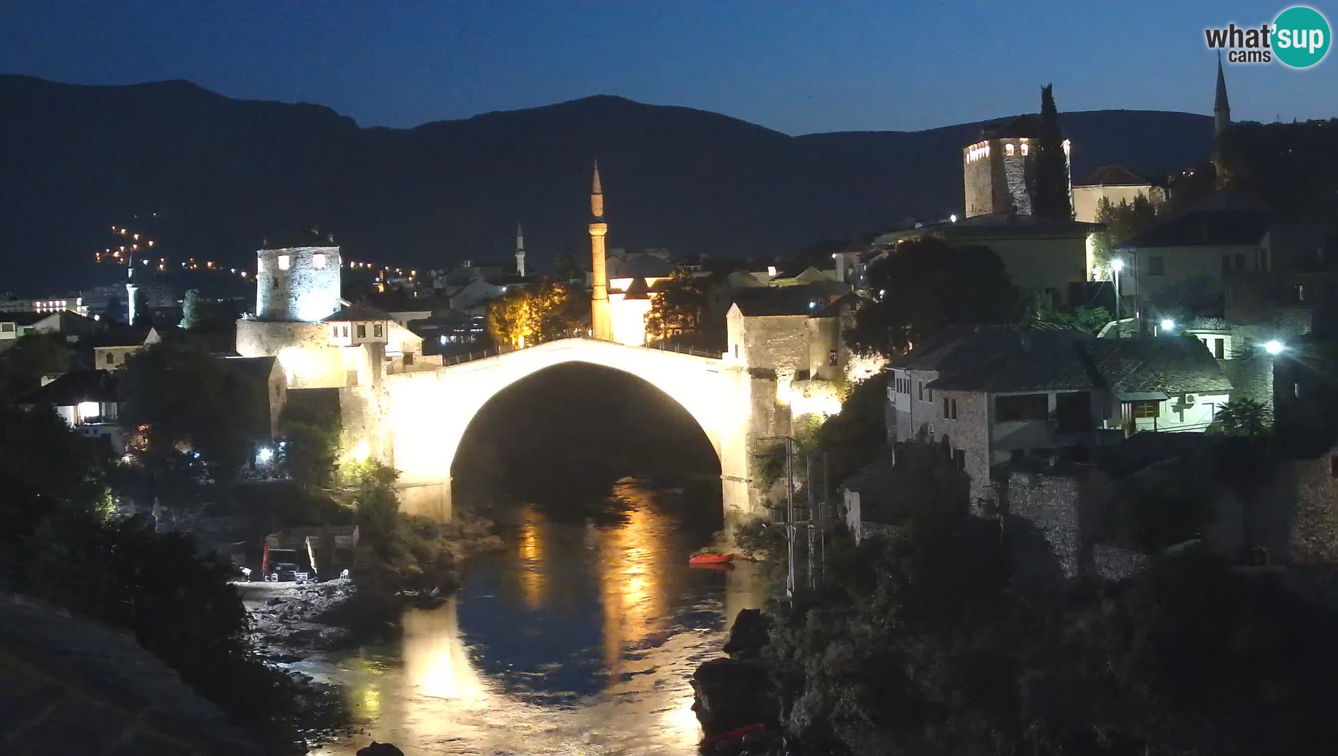 Mostar webkamera – Die Alte Brücke über den Fluss Neretva
