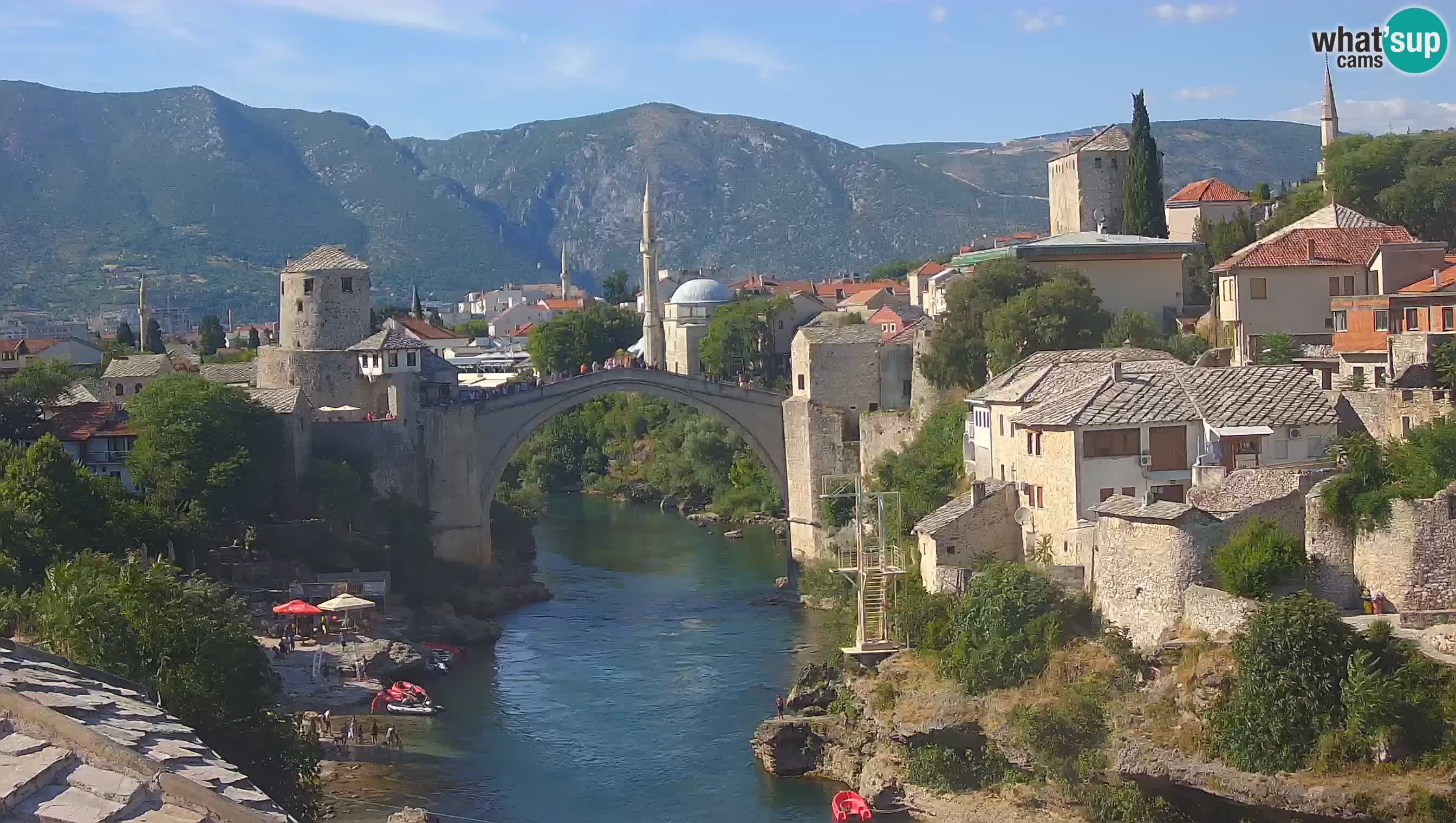 Mostar webkamera – Die Alte Brücke über den Fluss Neretva