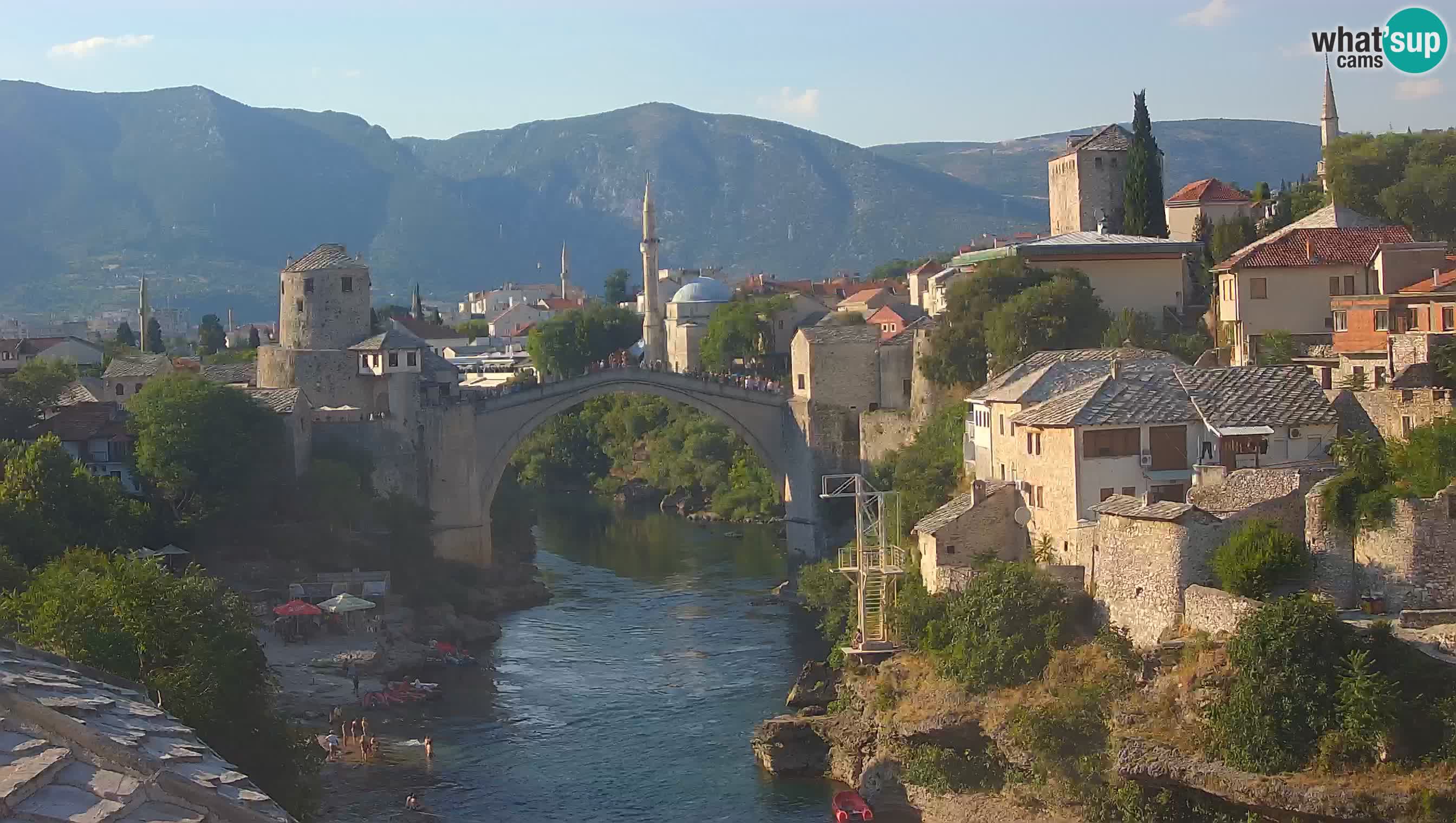 Mostar webkamera – Die Alte Brücke über den Fluss Neretva