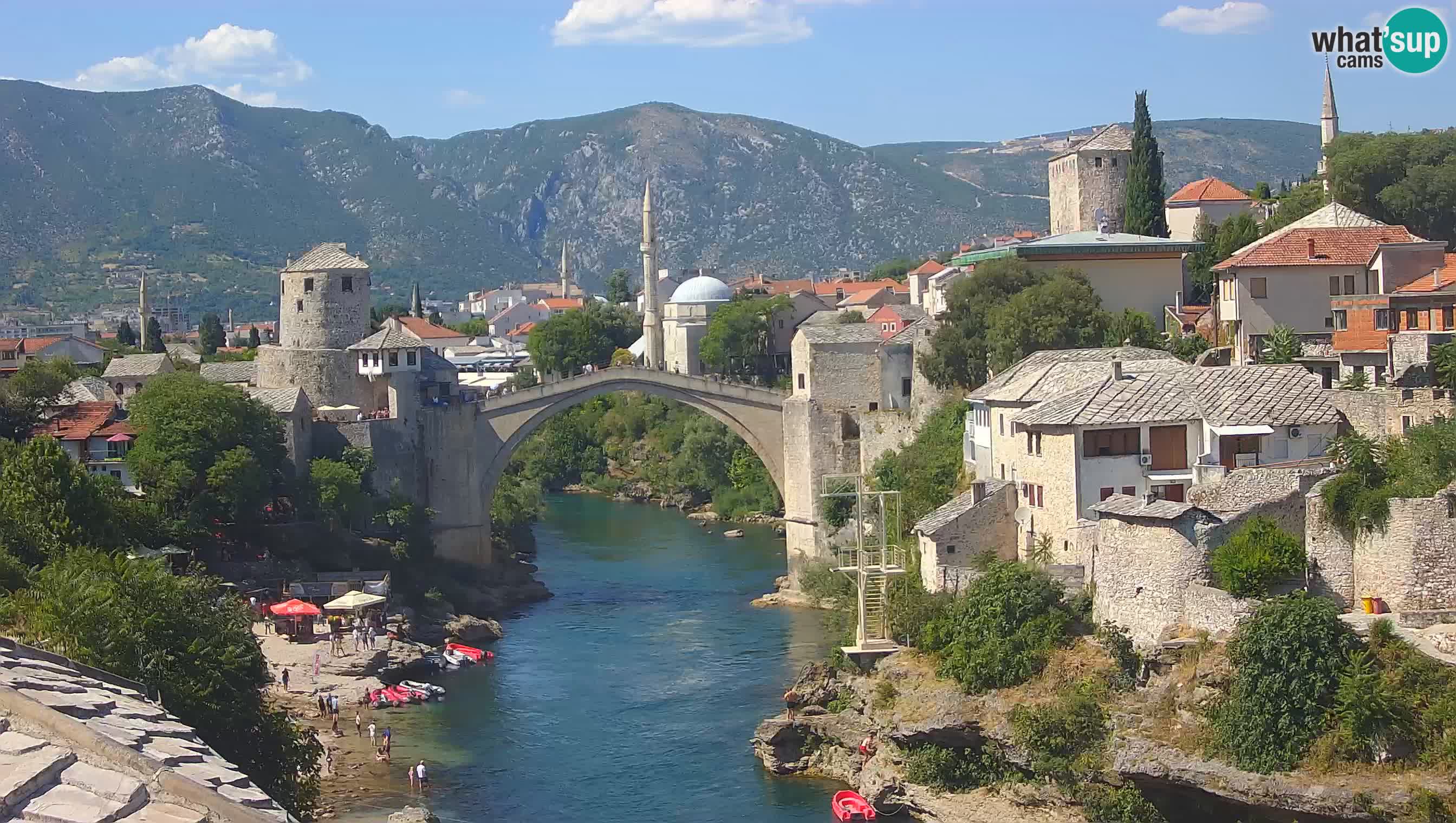Mostar webkamera – Die Alte Brücke über den Fluss Neretva