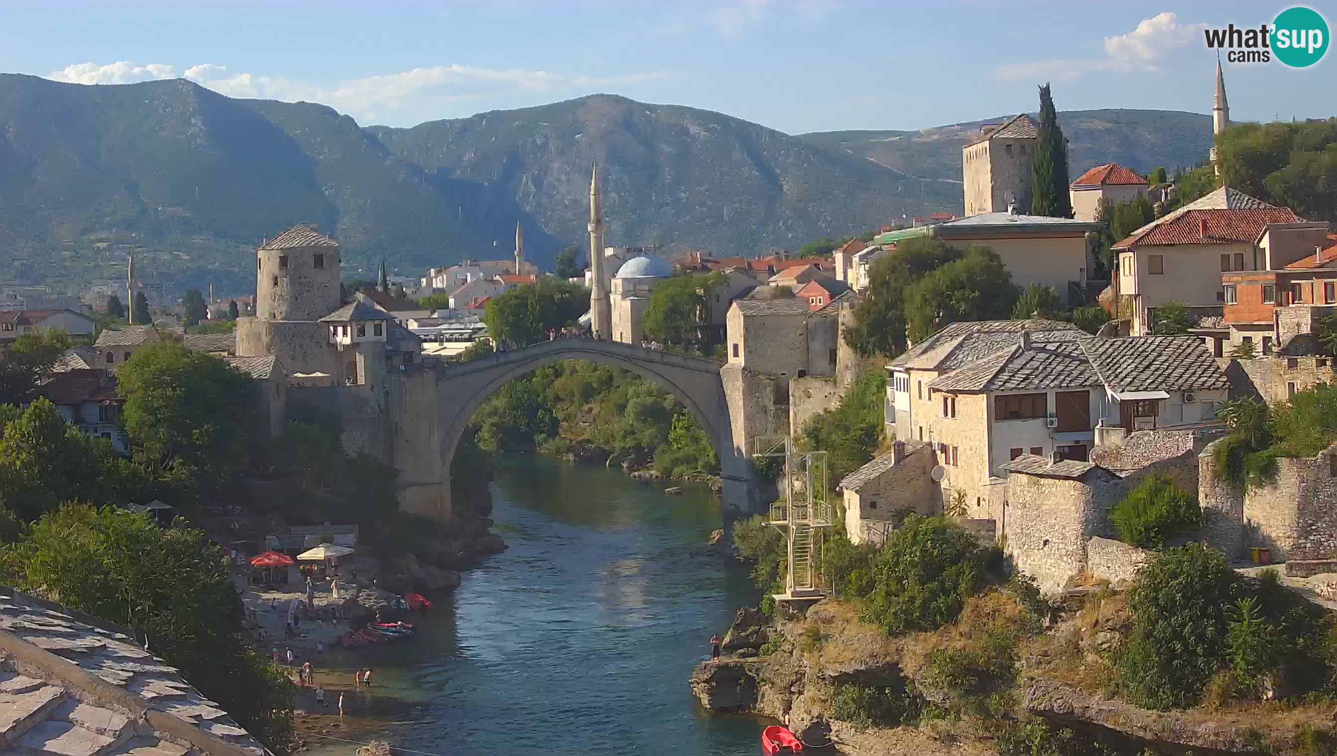 Mostar webkamera – Die Alte Brücke über den Fluss Neretva