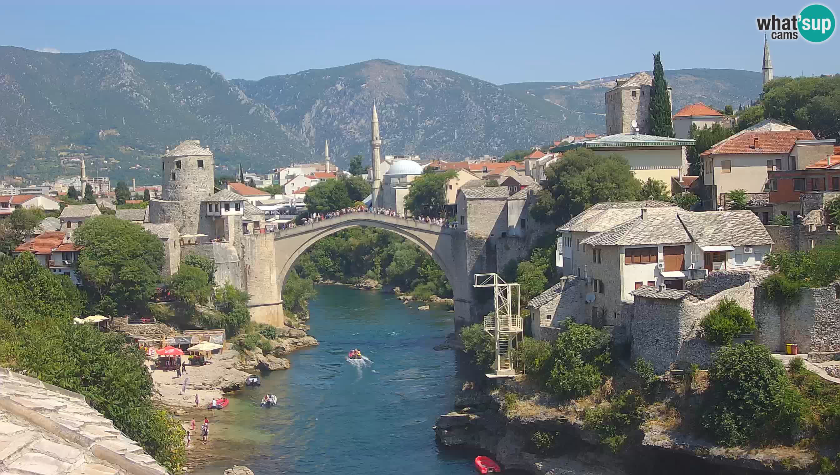 Mostar webkamera – Die Alte Brücke über den Fluss Neretva