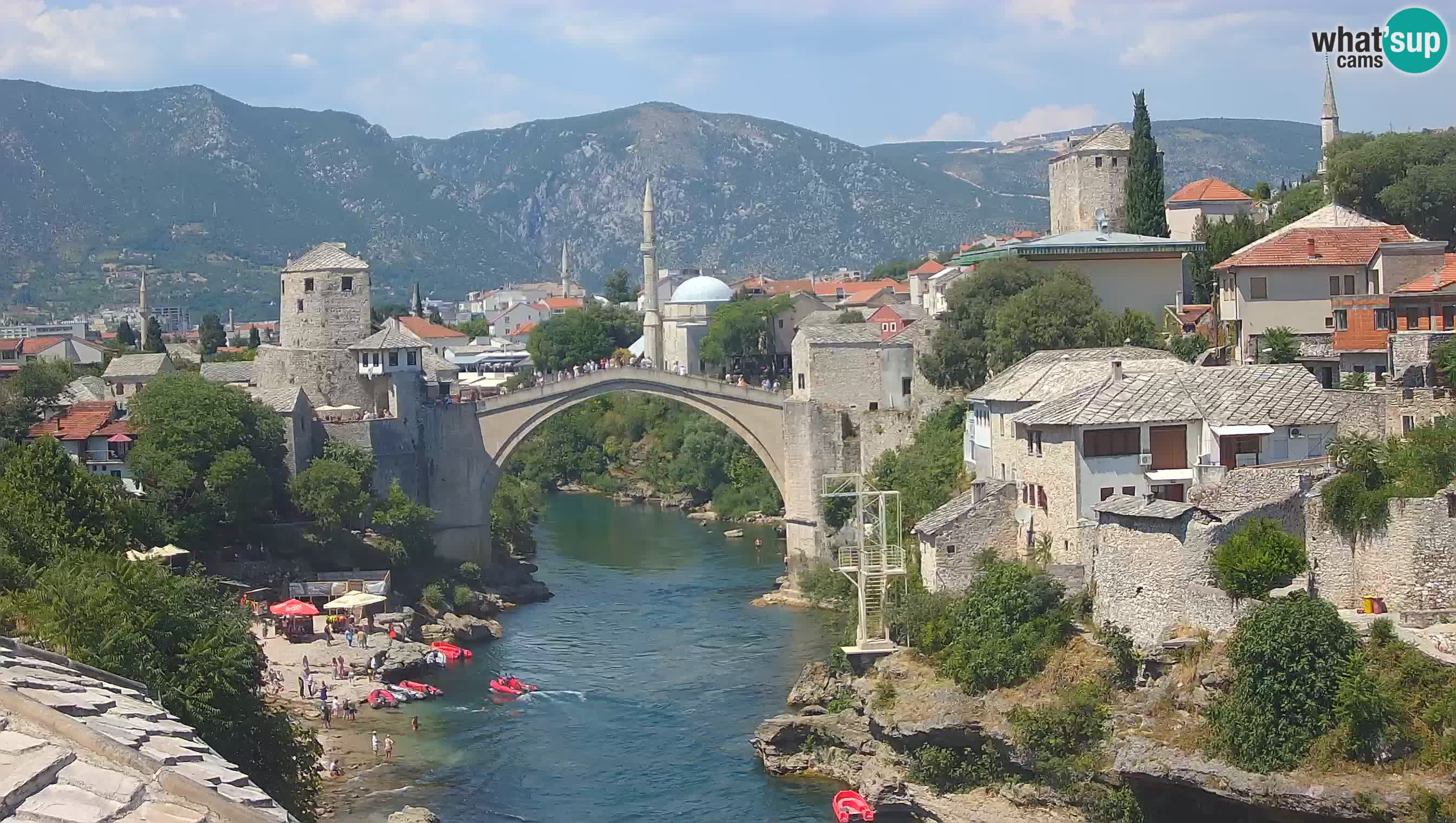 Mostar webkamera – Die Alte Brücke über den Fluss Neretva