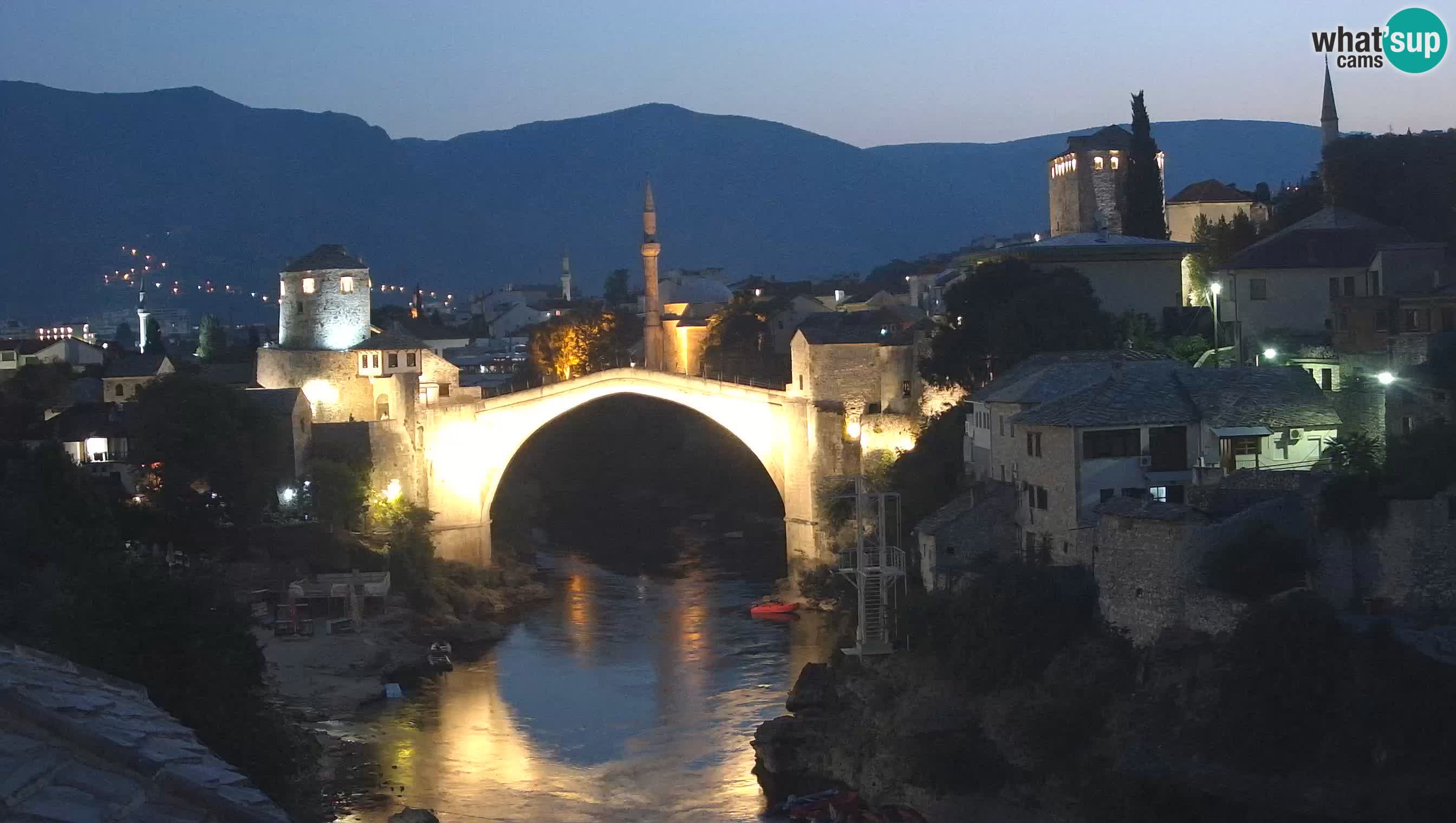 Mostar webkamera – Die Alte Brücke über den Fluss Neretva