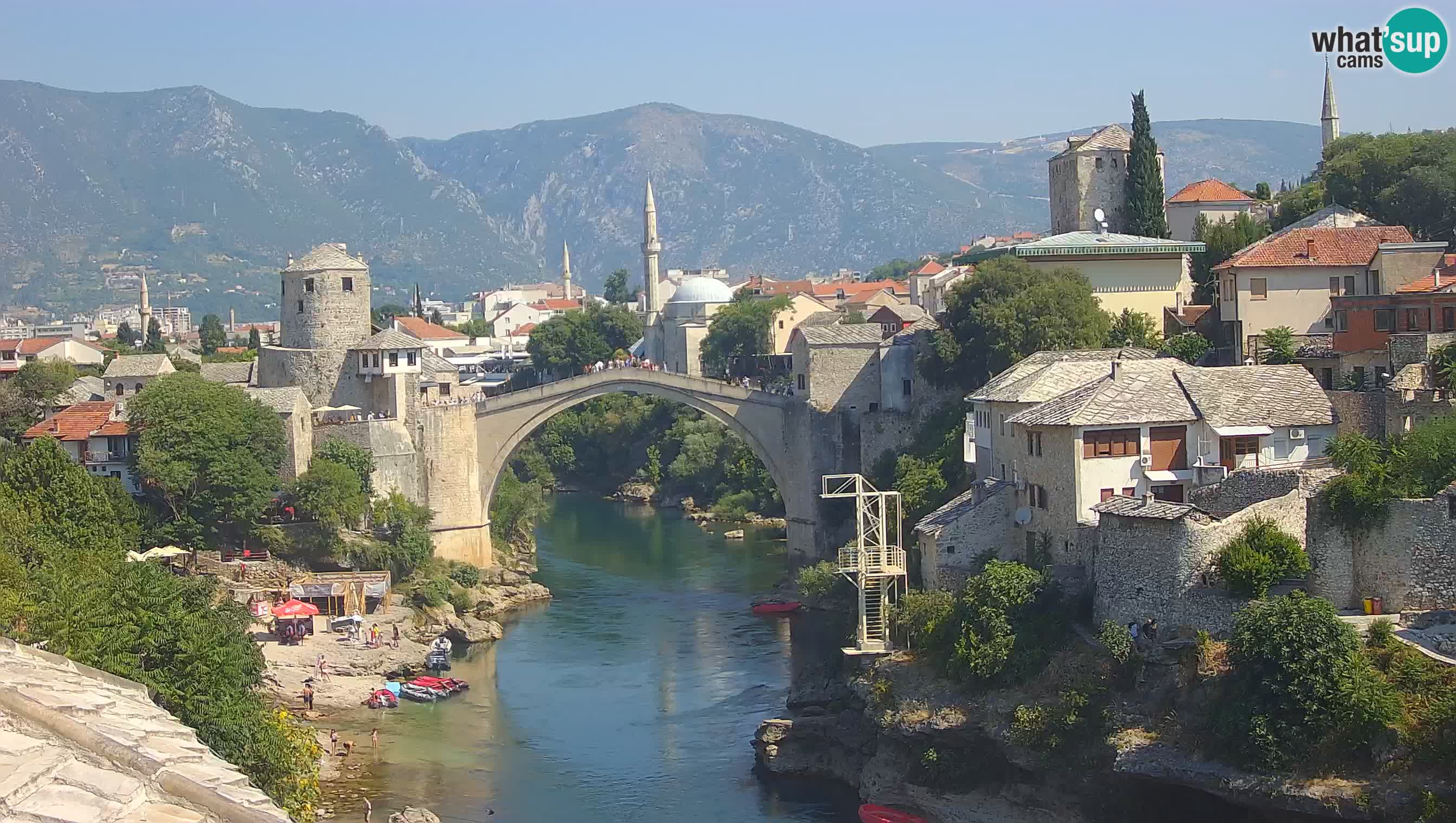 Mostar webkamera – Die Alte Brücke über den Fluss Neretva