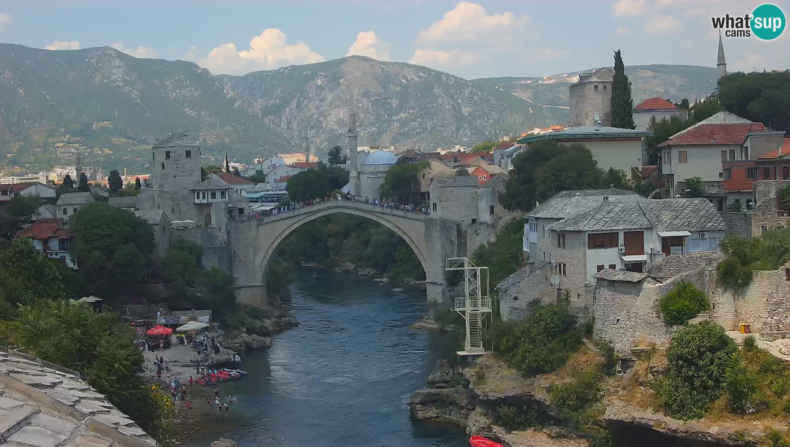 Mostar webkamera – Die Alte Brücke über den Fluss Neretva