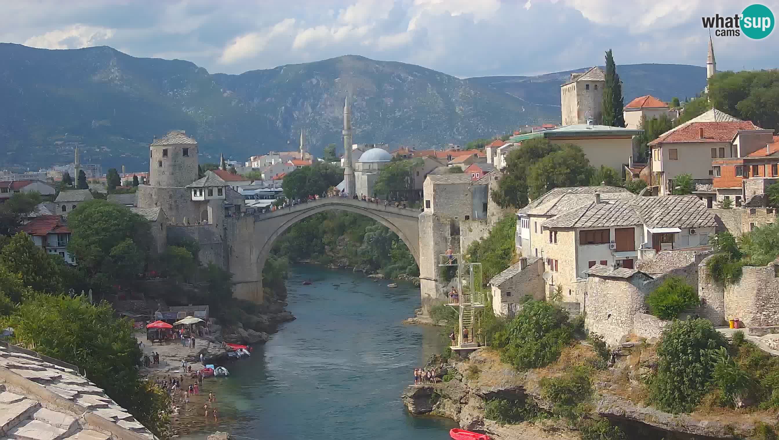Mostar webkamera – Die Alte Brücke über den Fluss Neretva