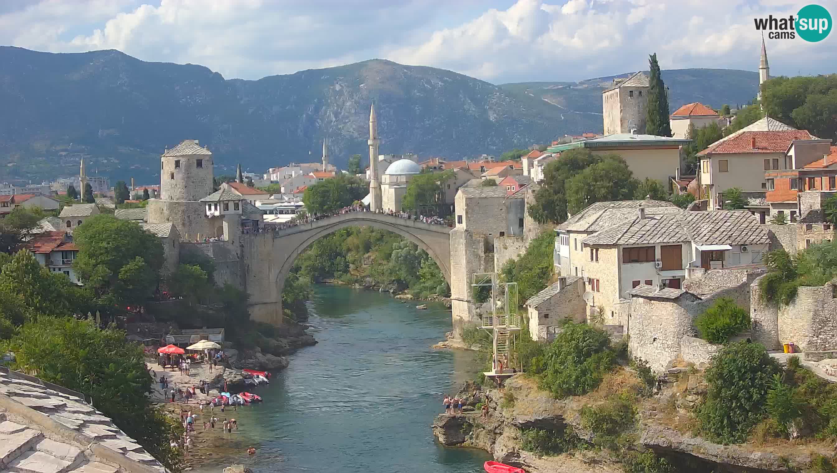 Mostar webkamera – Die Alte Brücke über den Fluss Neretva