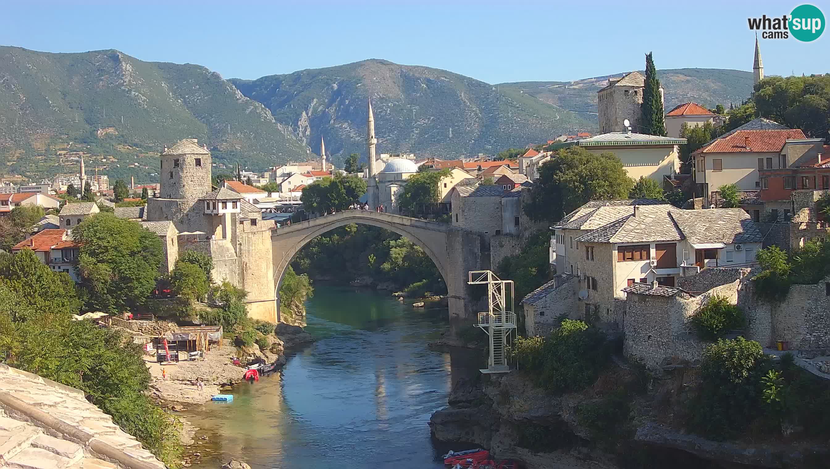 Mostar webkamera – Die Alte Brücke über den Fluss Neretva