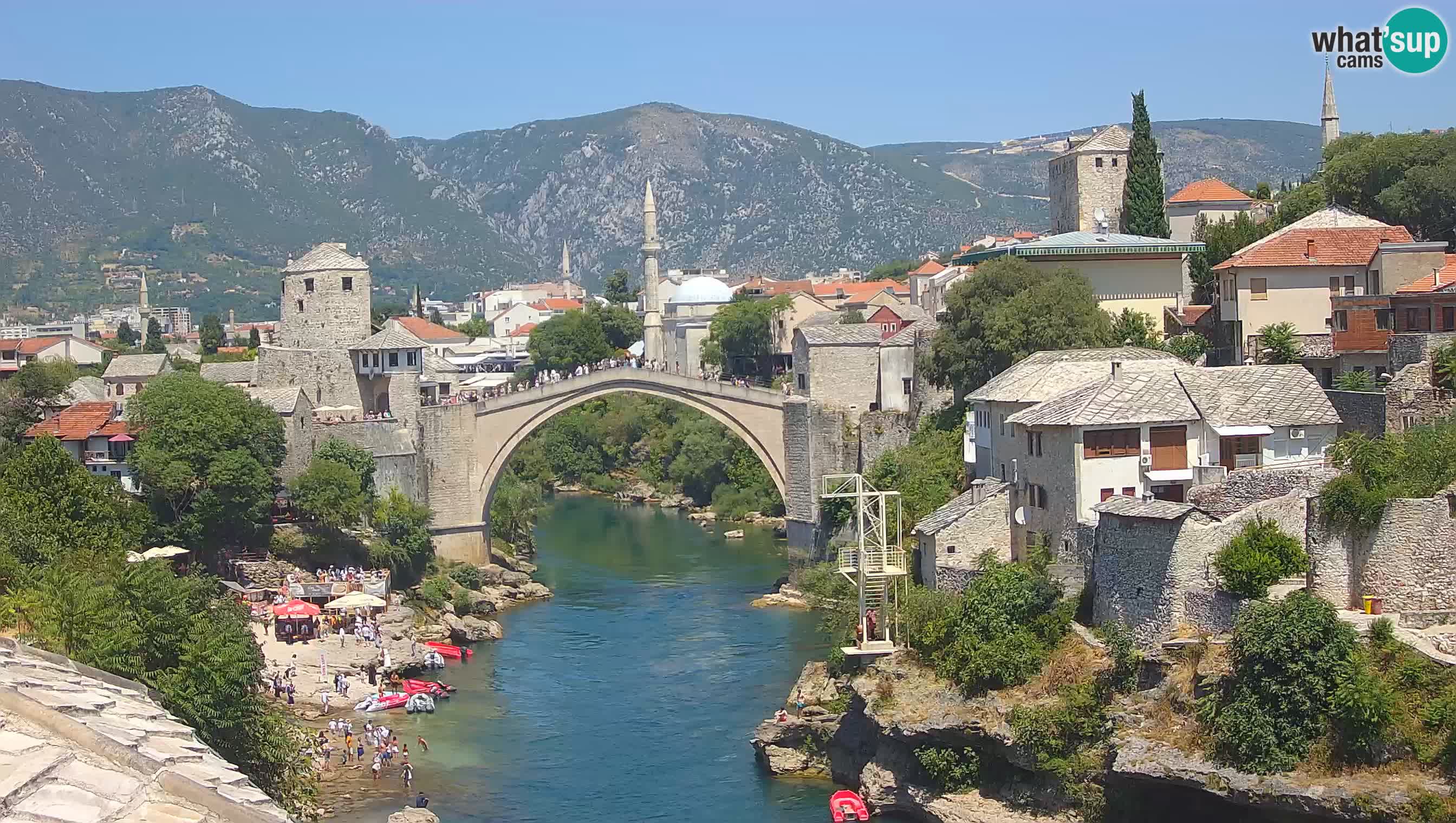 Mostar webkamera – Die Alte Brücke über den Fluss Neretva