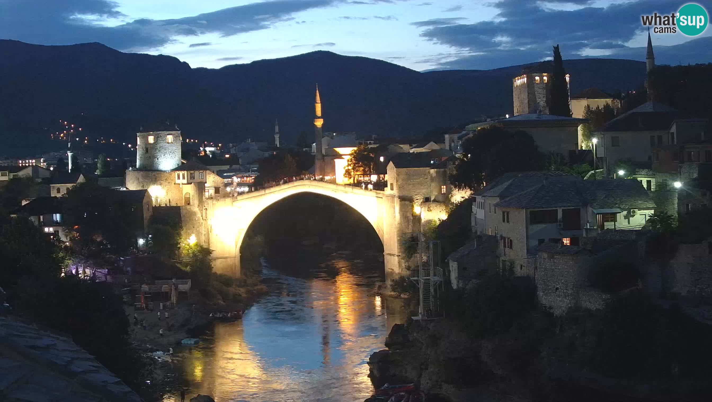 Mostar webkamera – Die Alte Brücke über den Fluss Neretva