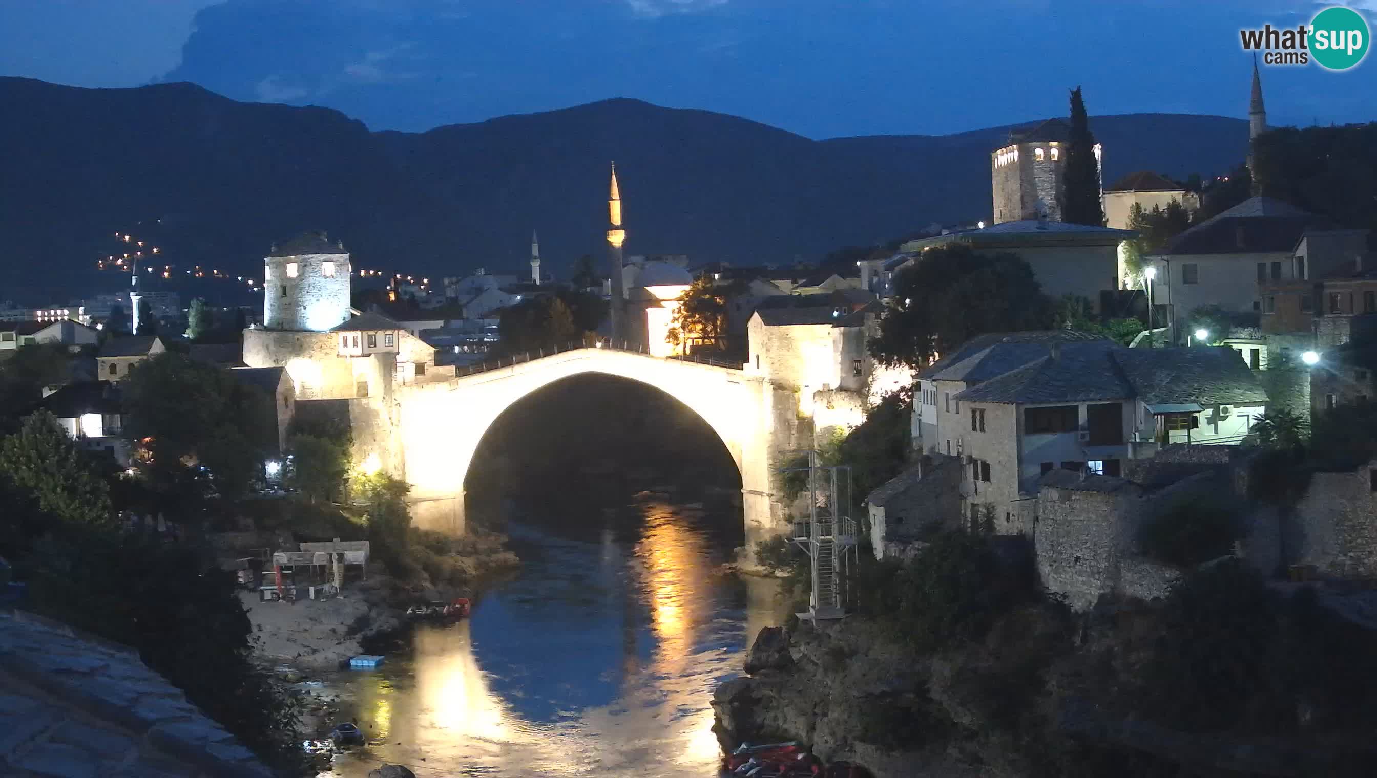 Mostar webkamera – Die Alte Brücke über den Fluss Neretva