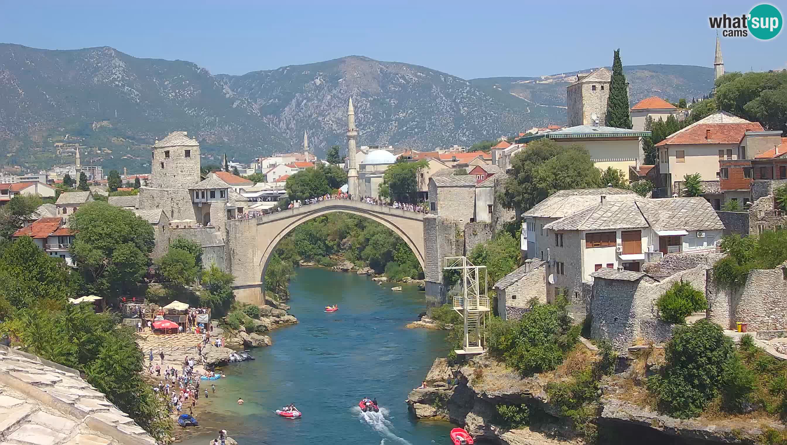 Mostar webkamera – Die Alte Brücke über den Fluss Neretva