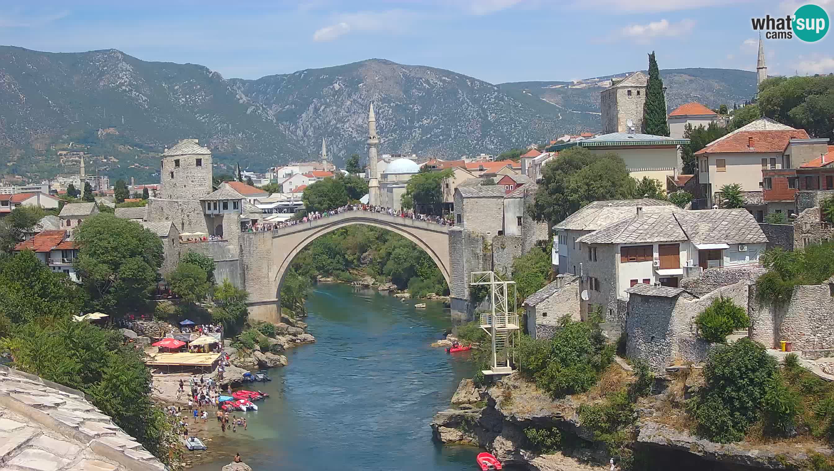 Mostar webkamera – Die Alte Brücke über den Fluss Neretva