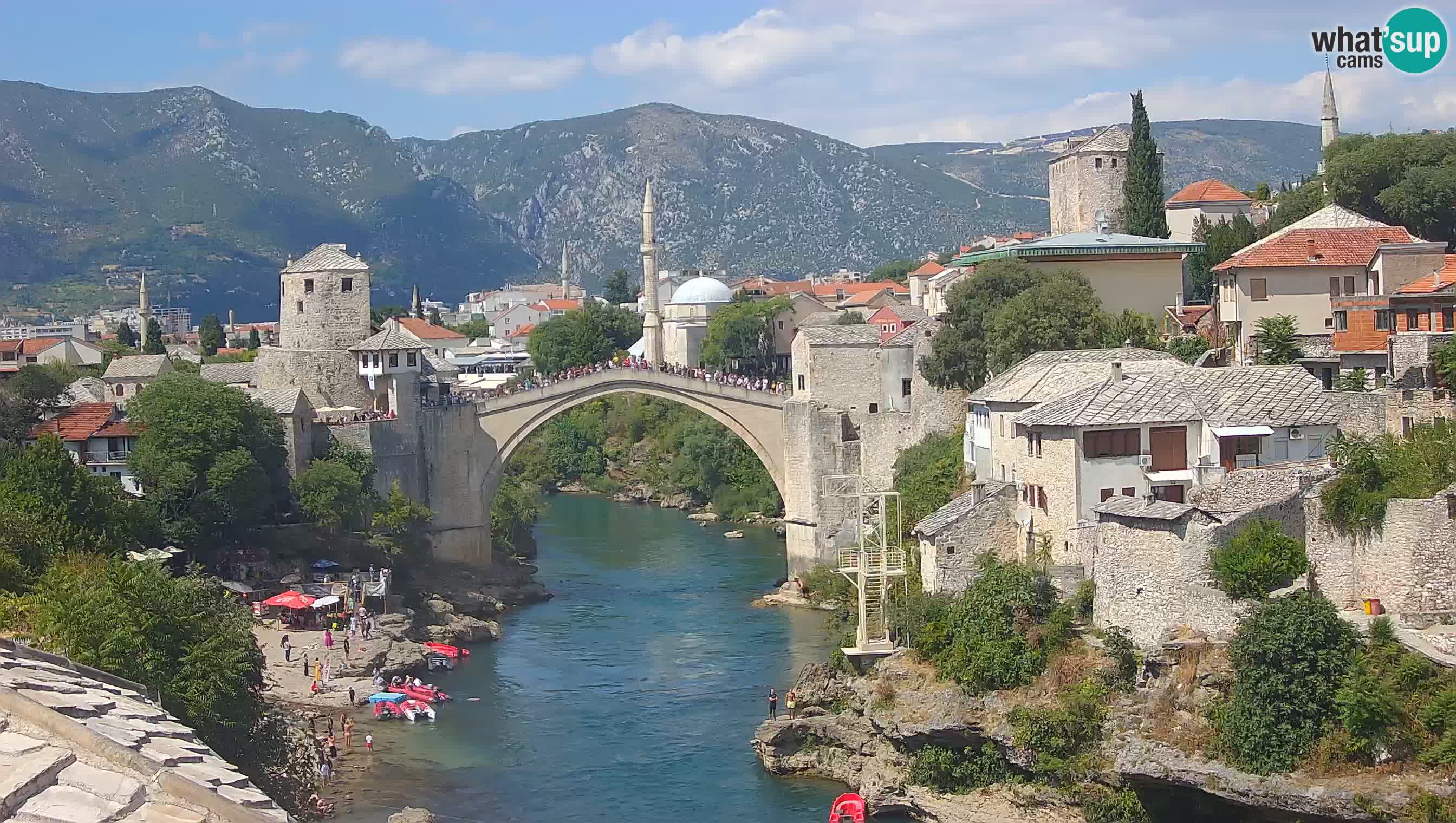 Mostar webkamera – Die Alte Brücke über den Fluss Neretva