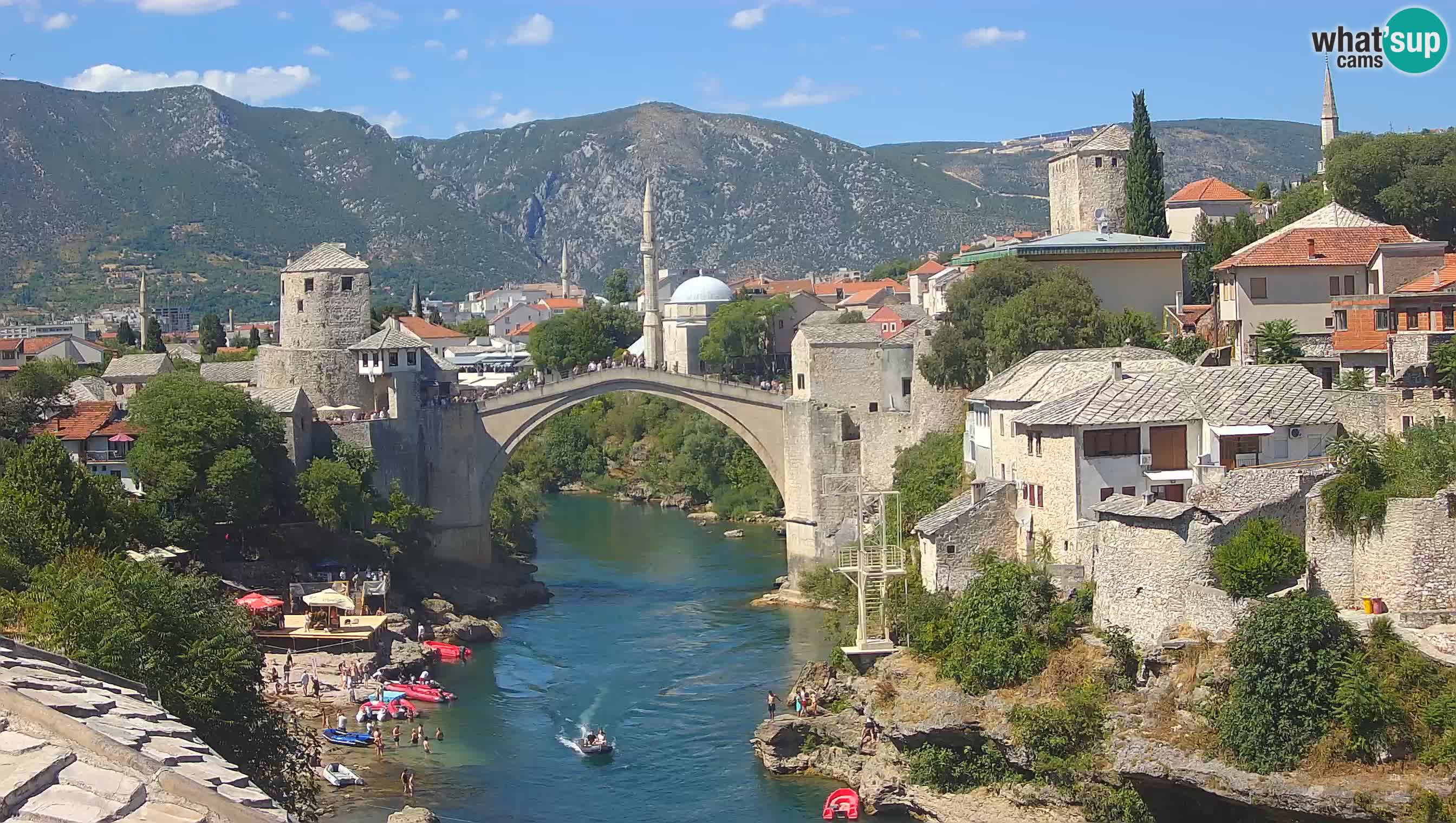 Mostar webkamera – Die Alte Brücke über den Fluss Neretva