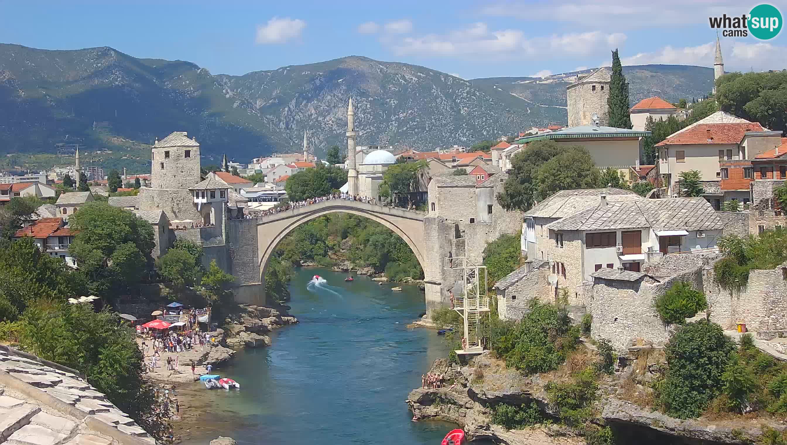 Mostar webkamera – Die Alte Brücke über den Fluss Neretva