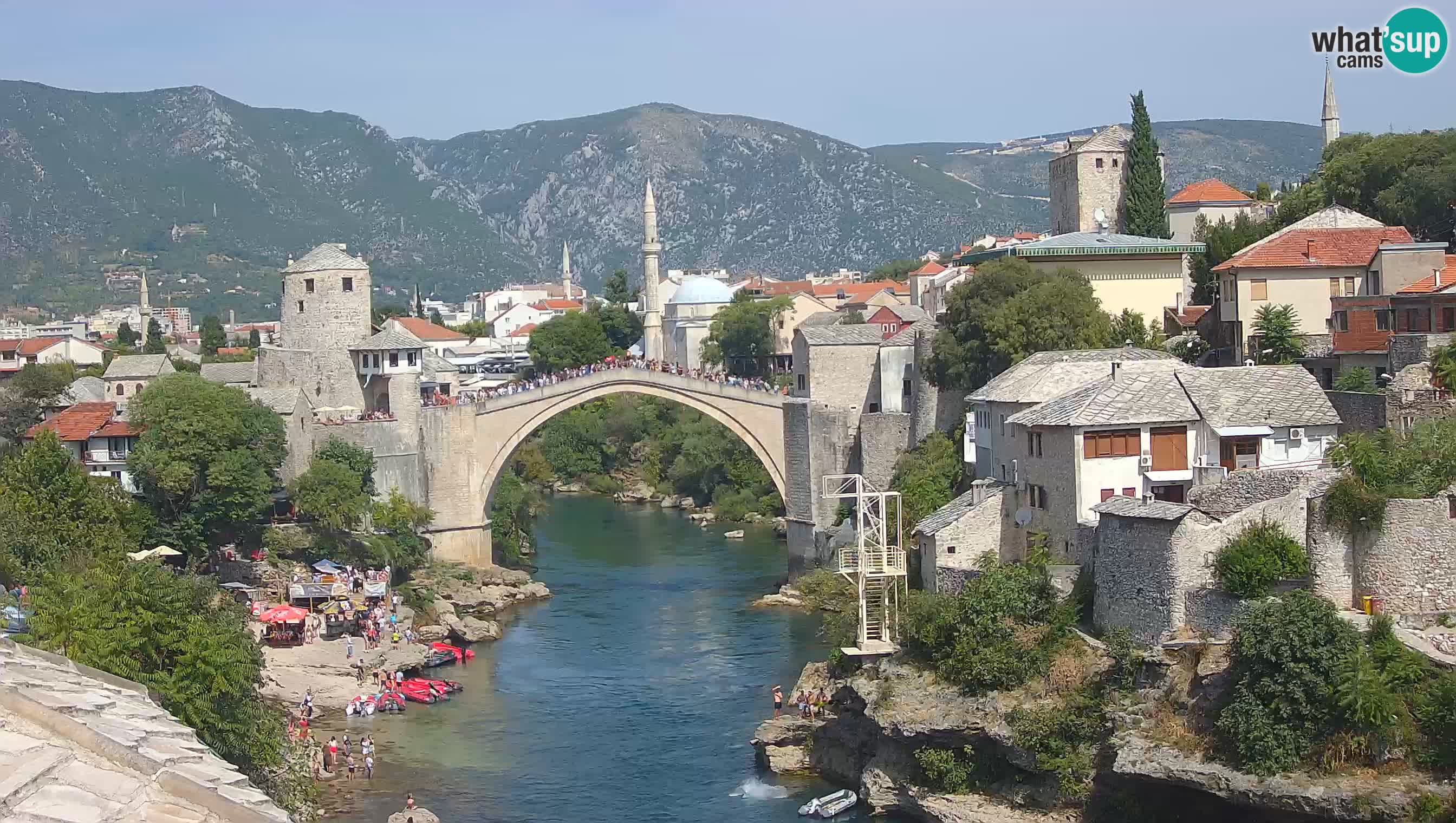 Mostar webkamera – Die Alte Brücke über den Fluss Neretva