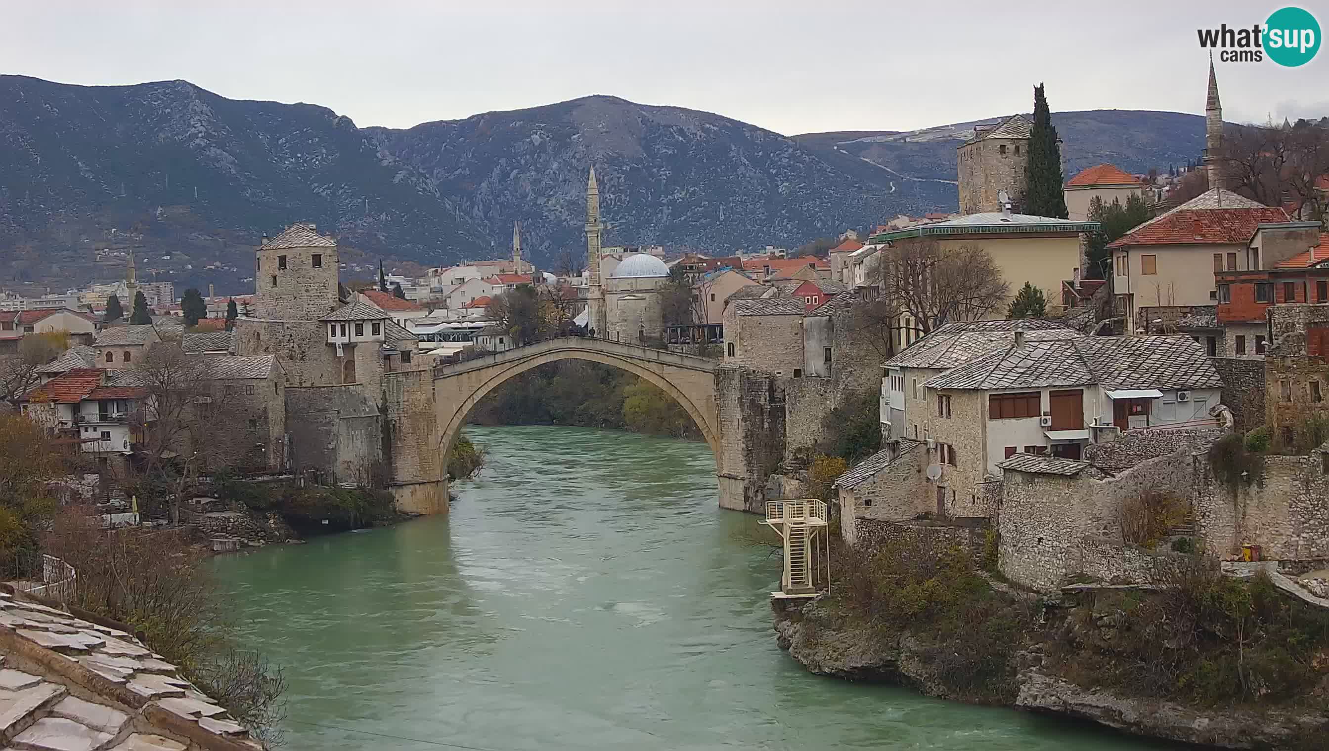 Cámara web de Mostar – El Viejo Puente sobre el río Neretva