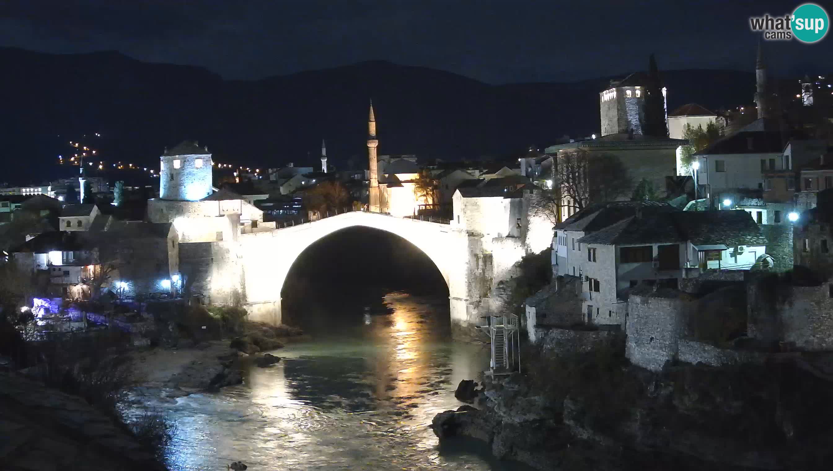 Mostar webkamera – Die Alte Brücke über den Fluss Neretva