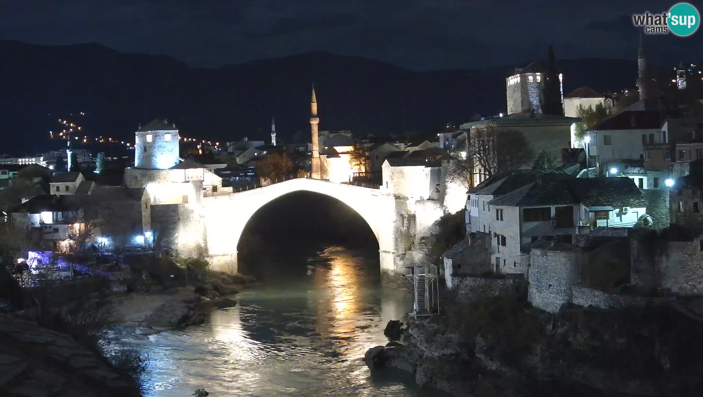 Mostar webkamera – Die Alte Brücke über den Fluss Neretva