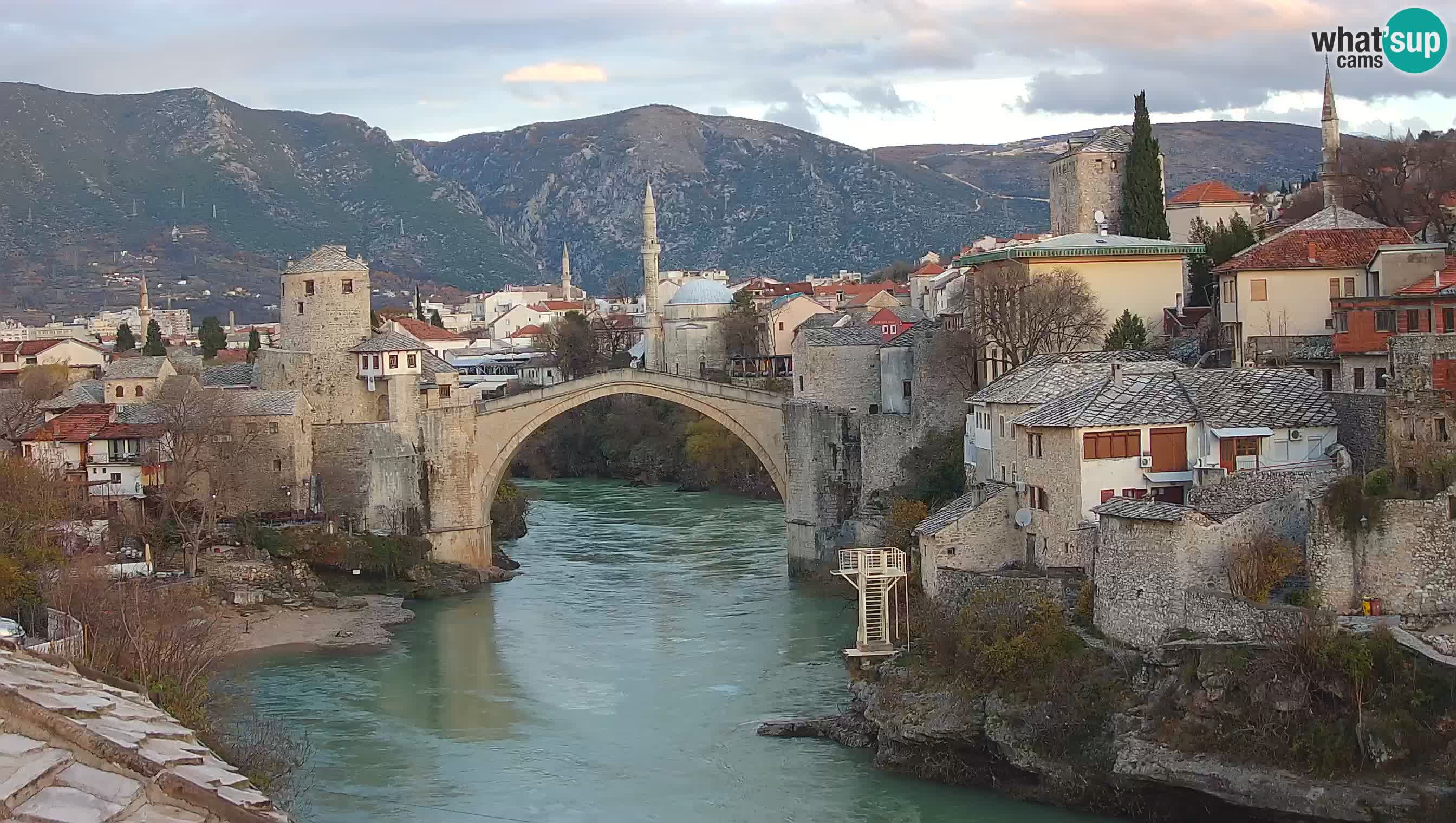 Cámara web de Mostar – El Viejo Puente sobre el río Neretva