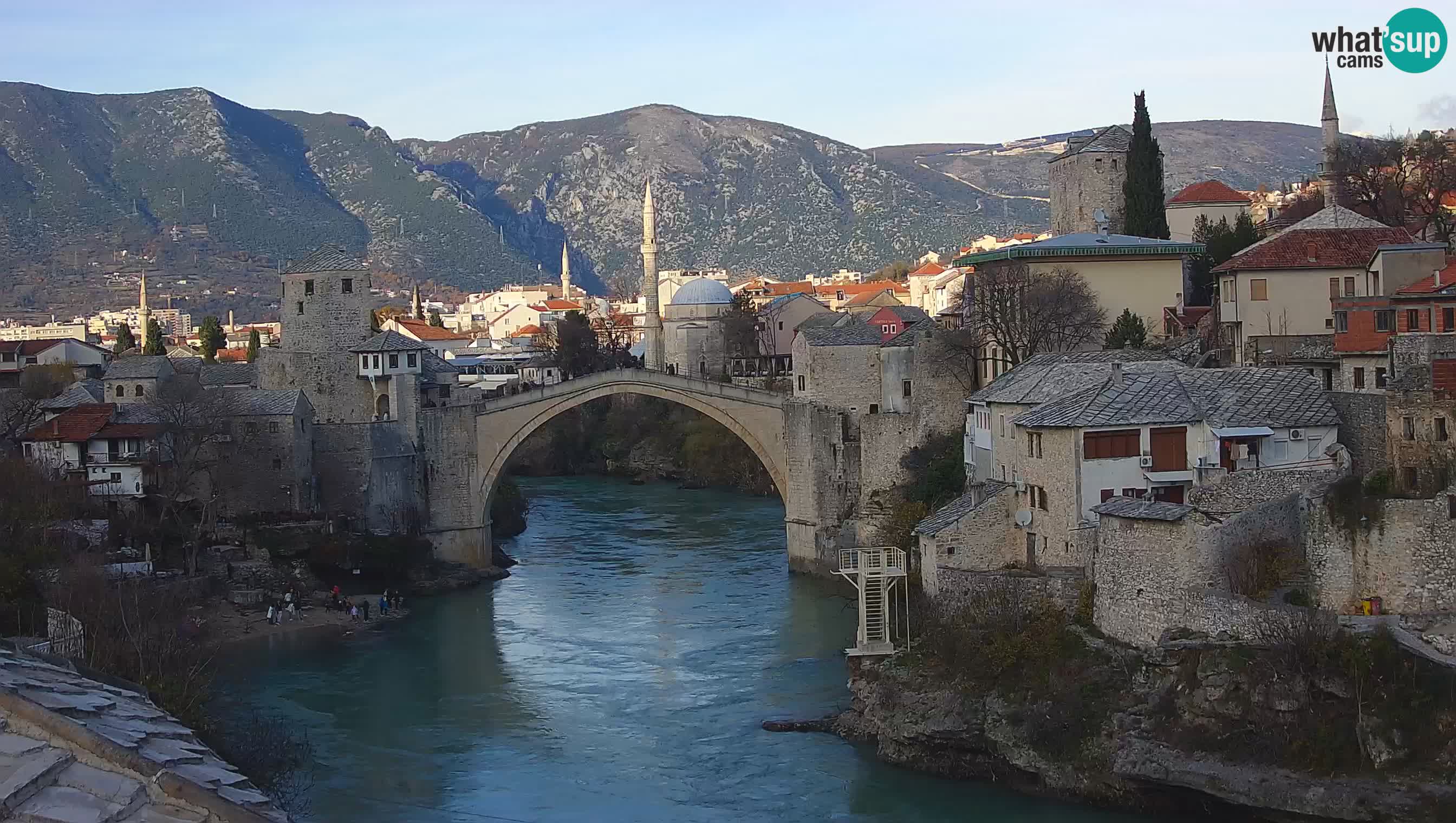 Mostar webkamera – Die Alte Brücke über den Fluss Neretva