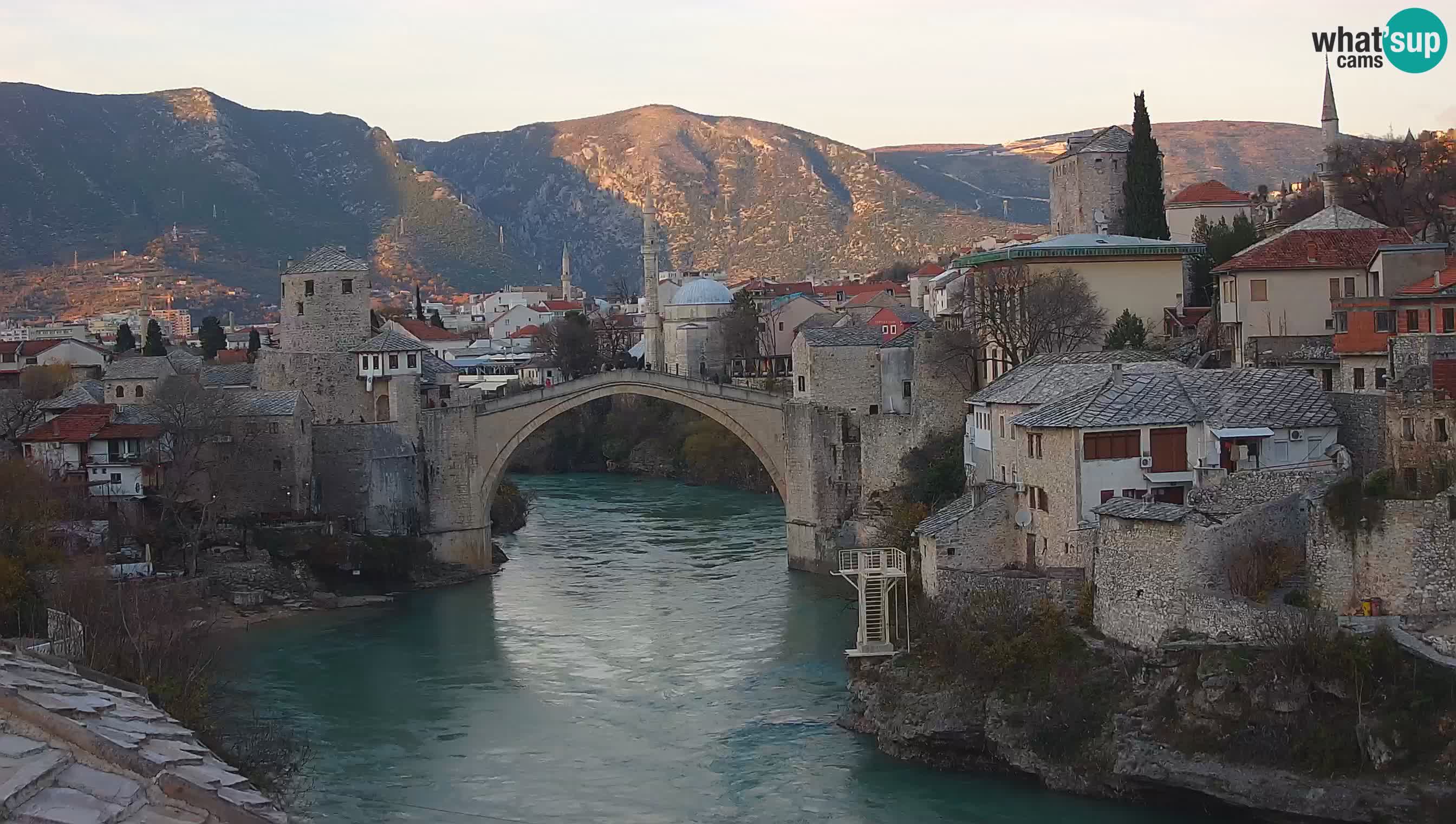 Cámara web de Mostar – El Viejo Puente sobre el río Neretva