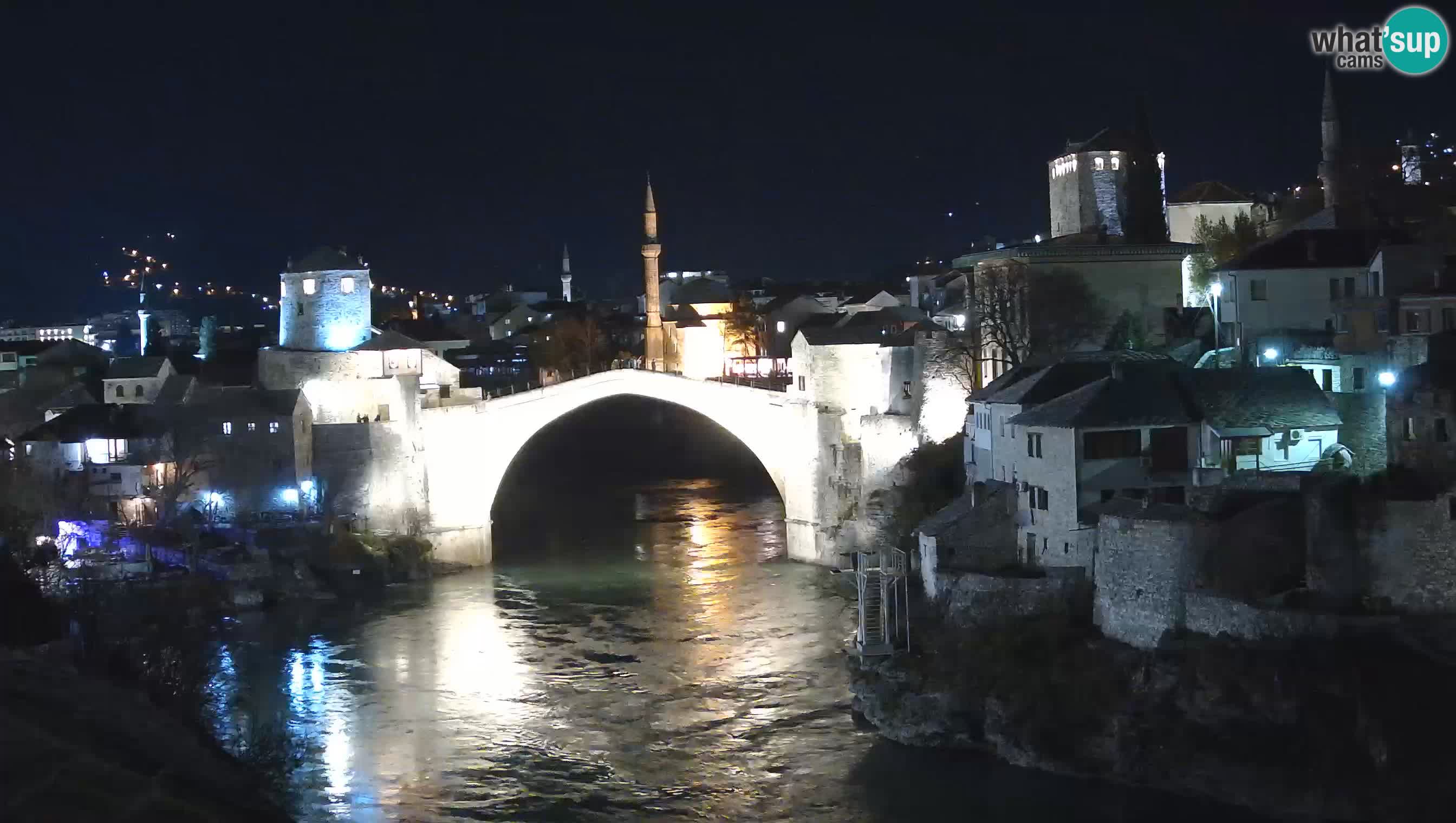 Mostar webkamera – Die Alte Brücke über den Fluss Neretva