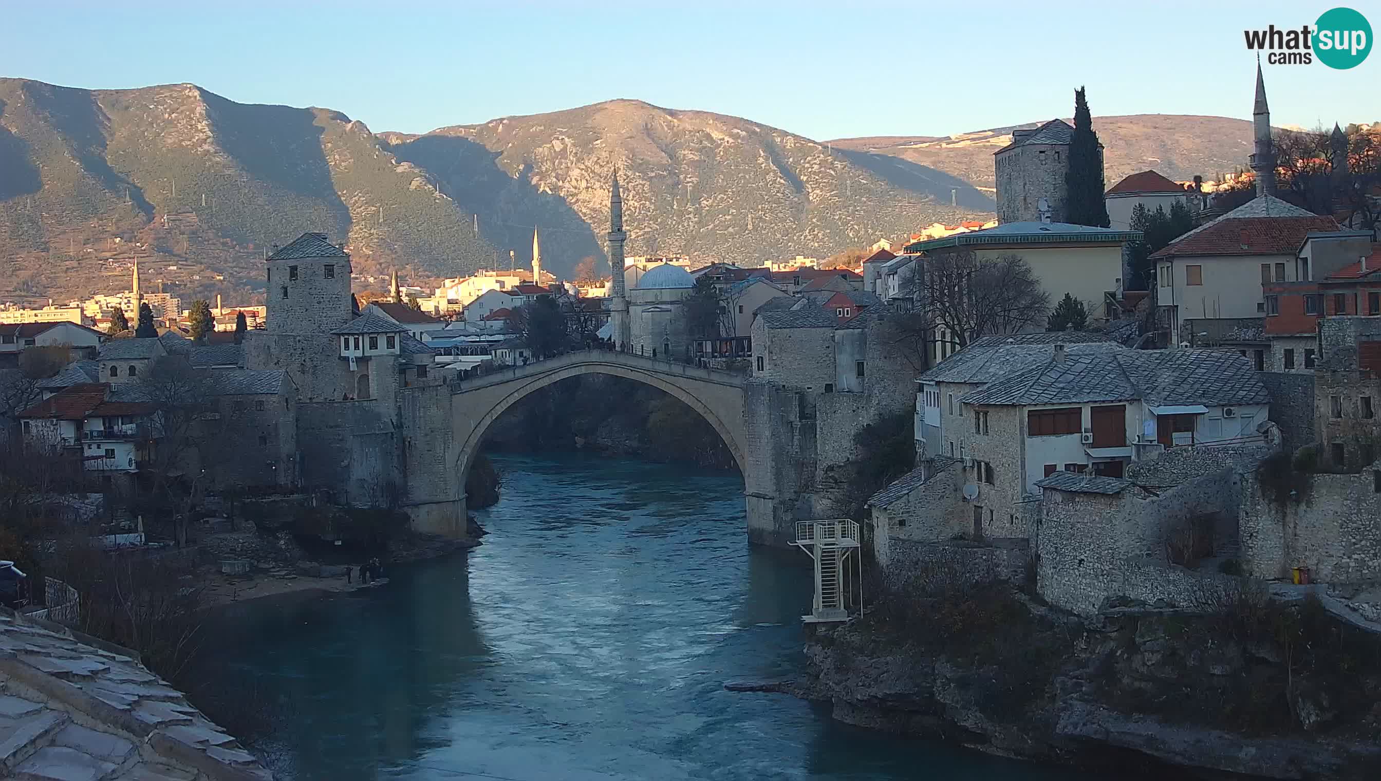 Cámara web de Mostar – El Viejo Puente sobre el río Neretva