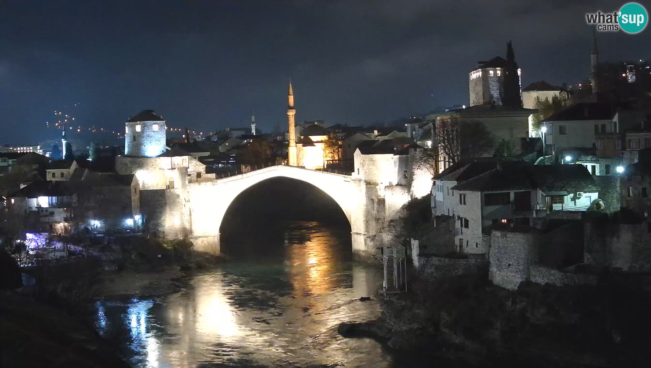 Mostar webkamera – Die Alte Brücke über den Fluss Neretva