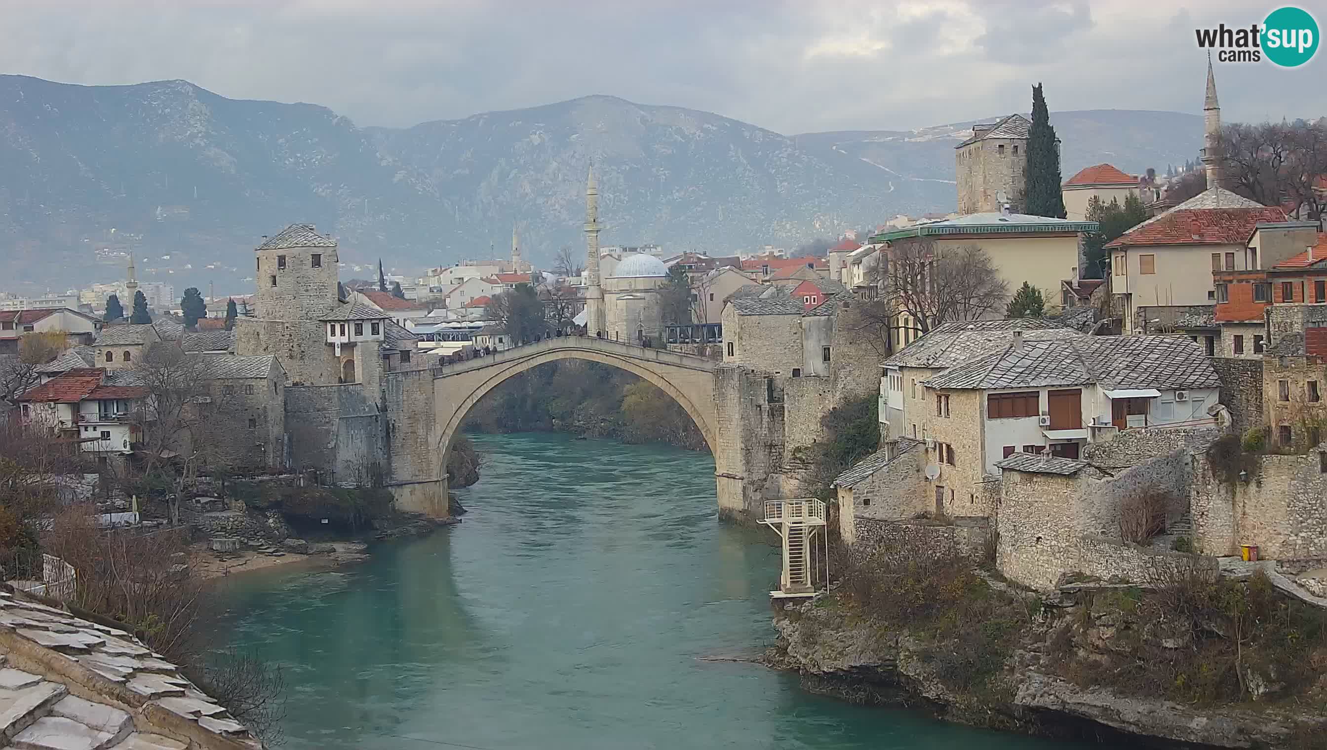 Cámara web de Mostar – El Viejo Puente sobre el río Neretva