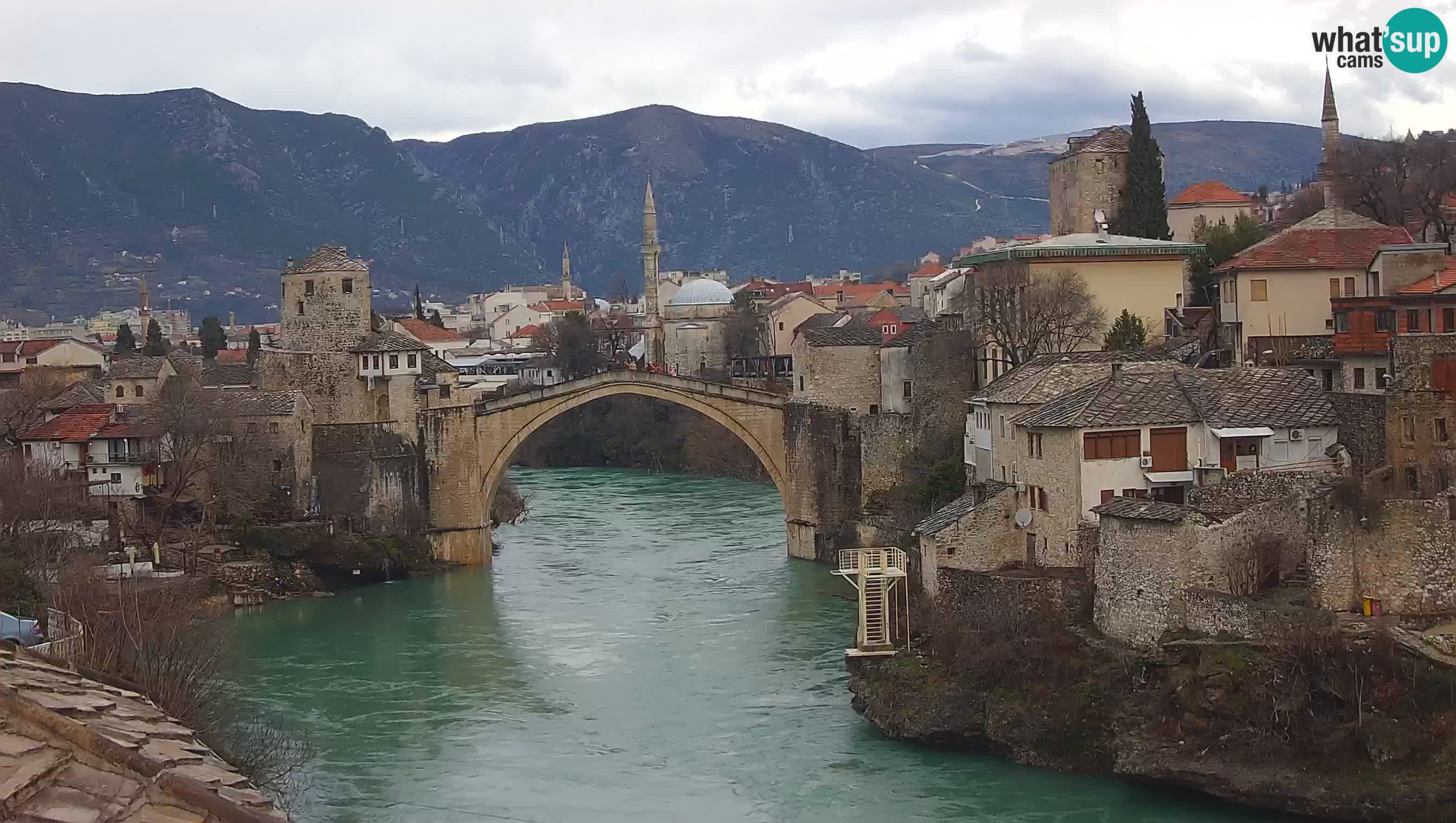 Cámara web de Mostar – El Viejo Puente sobre el río Neretva