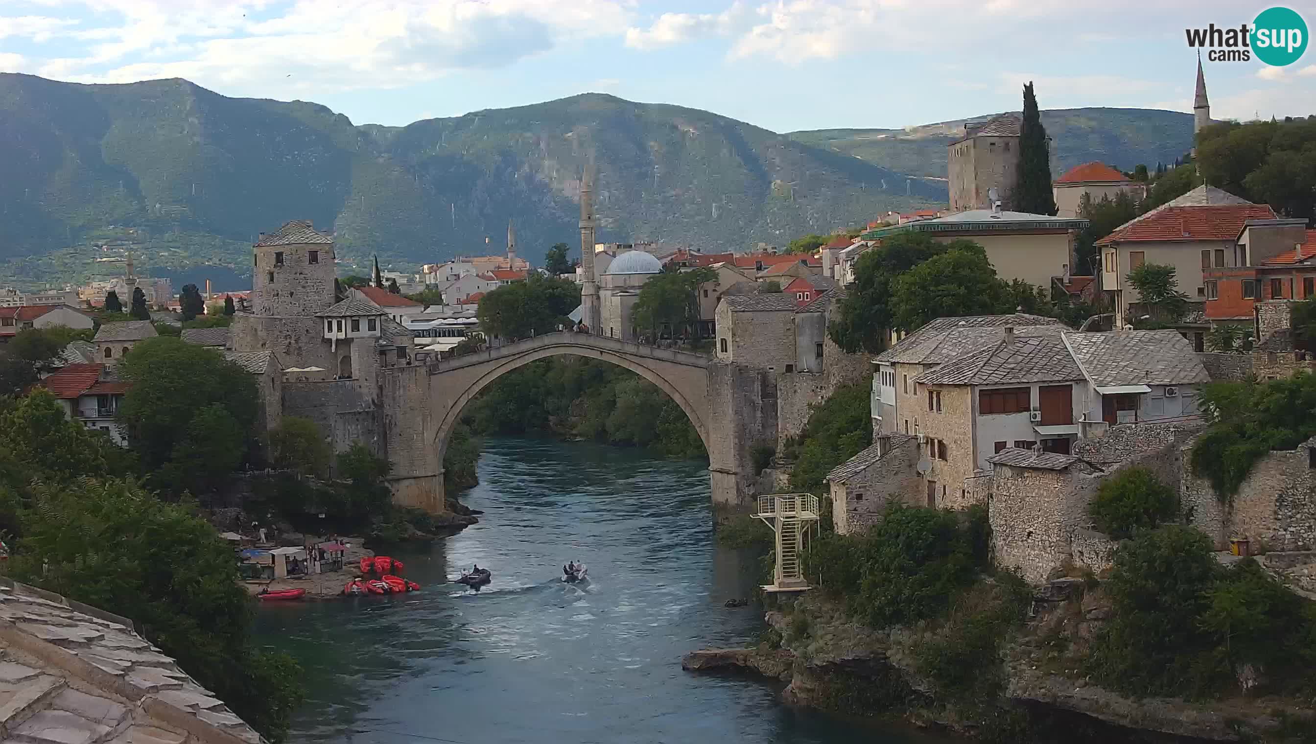 Mostar webkamera – Die Alte Brücke über den Fluss Neretva
