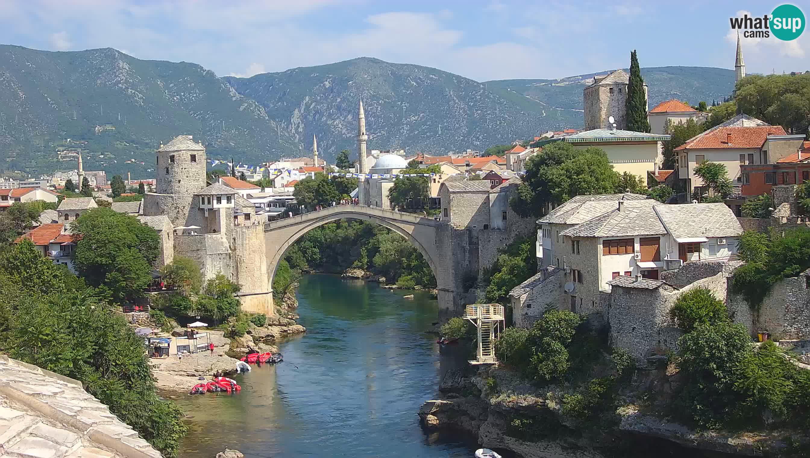 Mostar webkamera – Die Alte Brücke über den Fluss Neretva