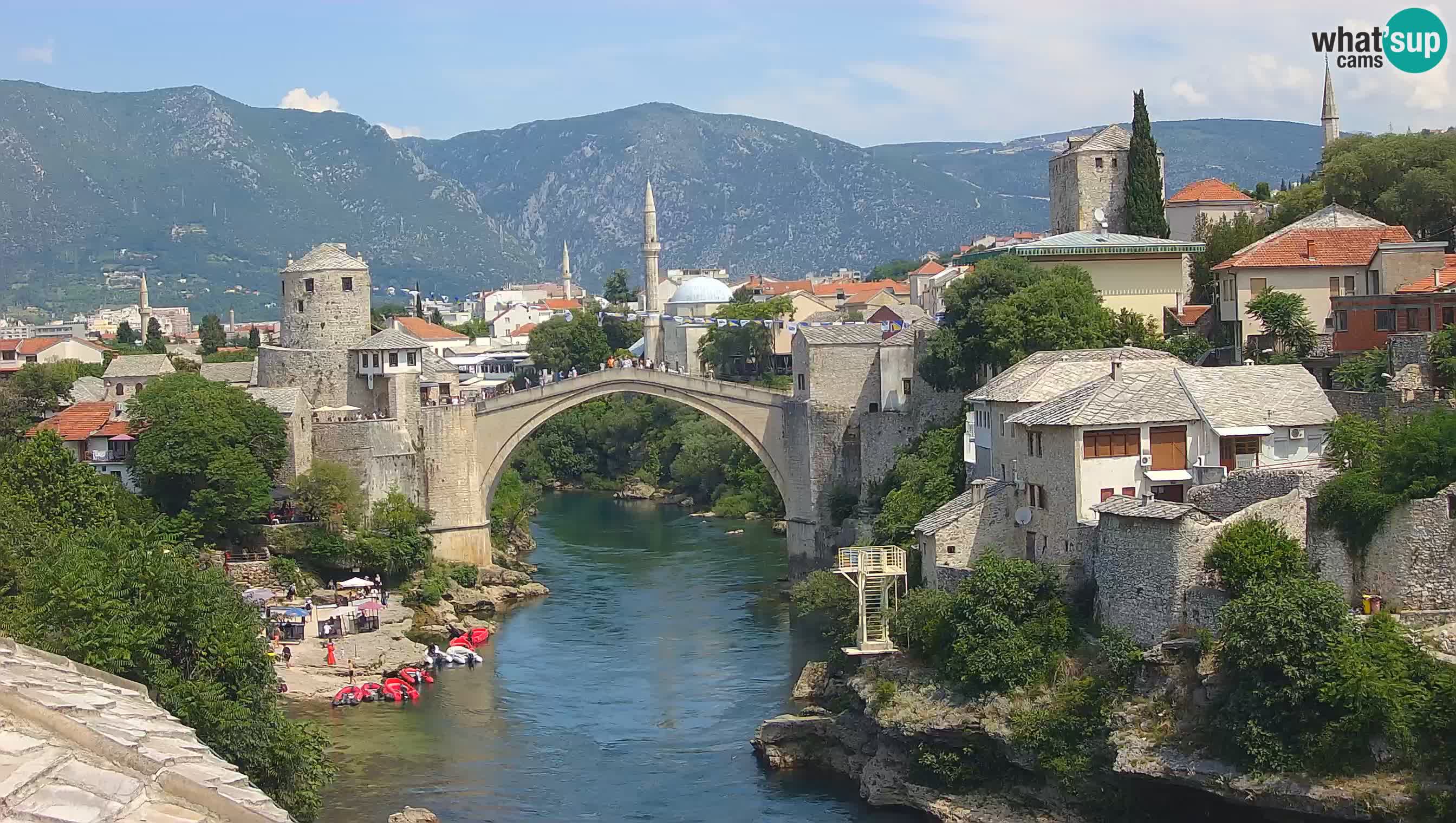 Mostar webkamera – Die Alte Brücke über den Fluss Neretva