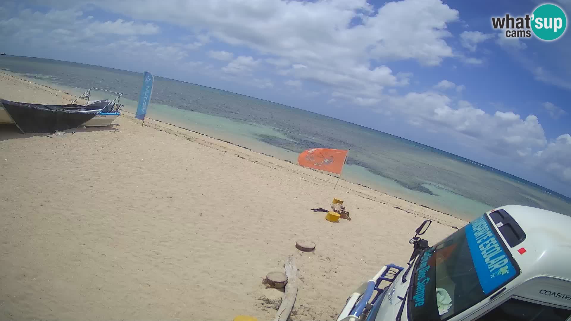 Caméra en direct de Kite Buen Hombre Kiteboarding – Plage Buen Hombre – Monte Cristi – République Dominicaine