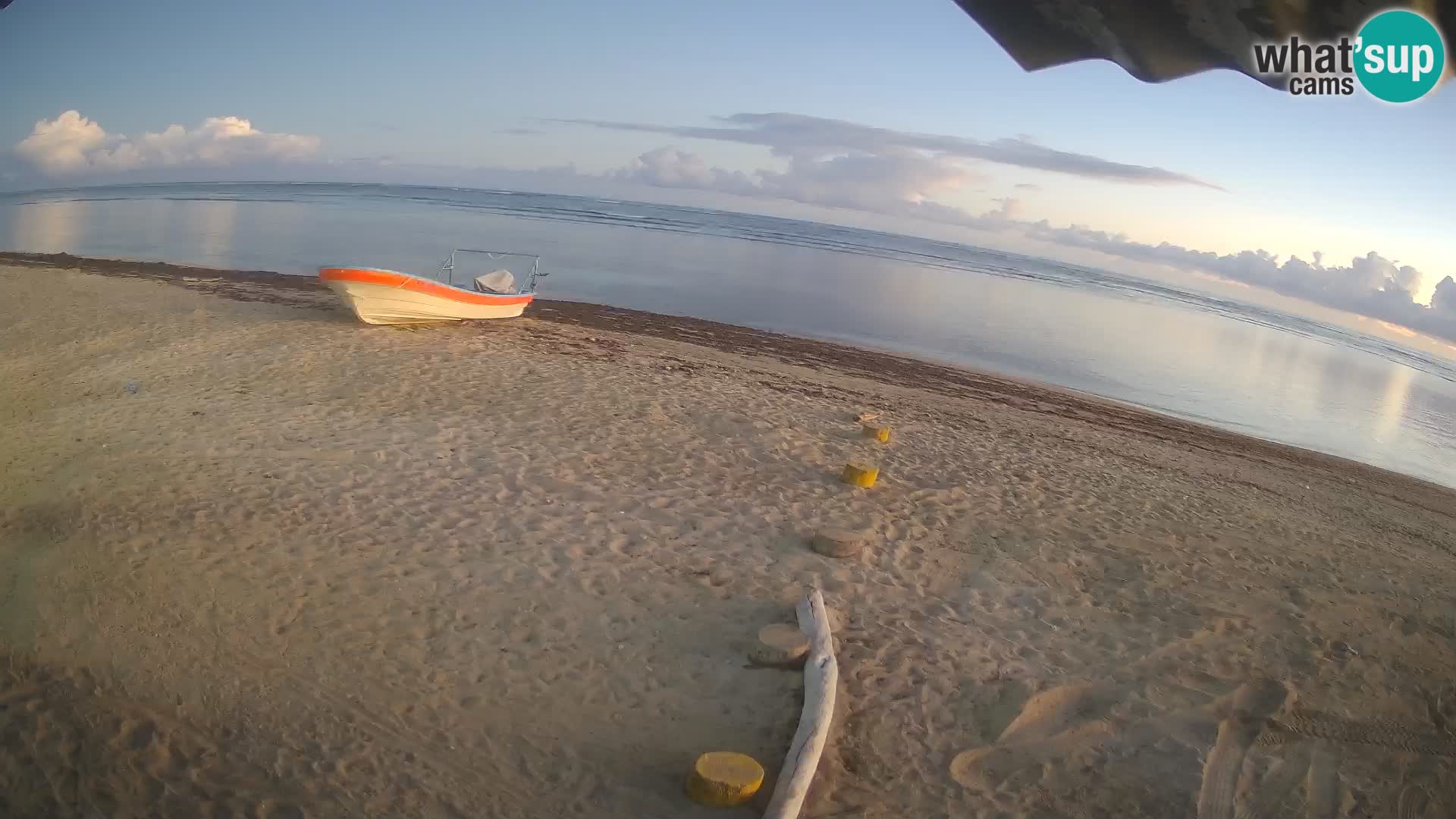 Caméra en direct de Kite Buen Hombre Kiteboarding – Plage Buen Hombre – Monte Cristi – République Dominicaine