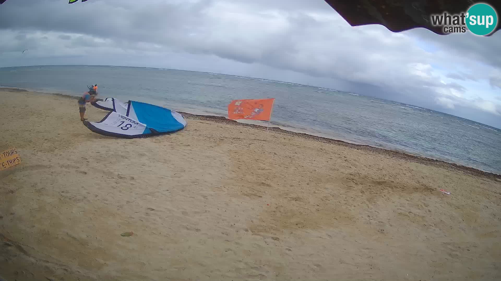 Caméra en direct de Kite Buen Hombre Kiteboarding – Plage Buen Hombre – Monte Cristi – République Dominicaine