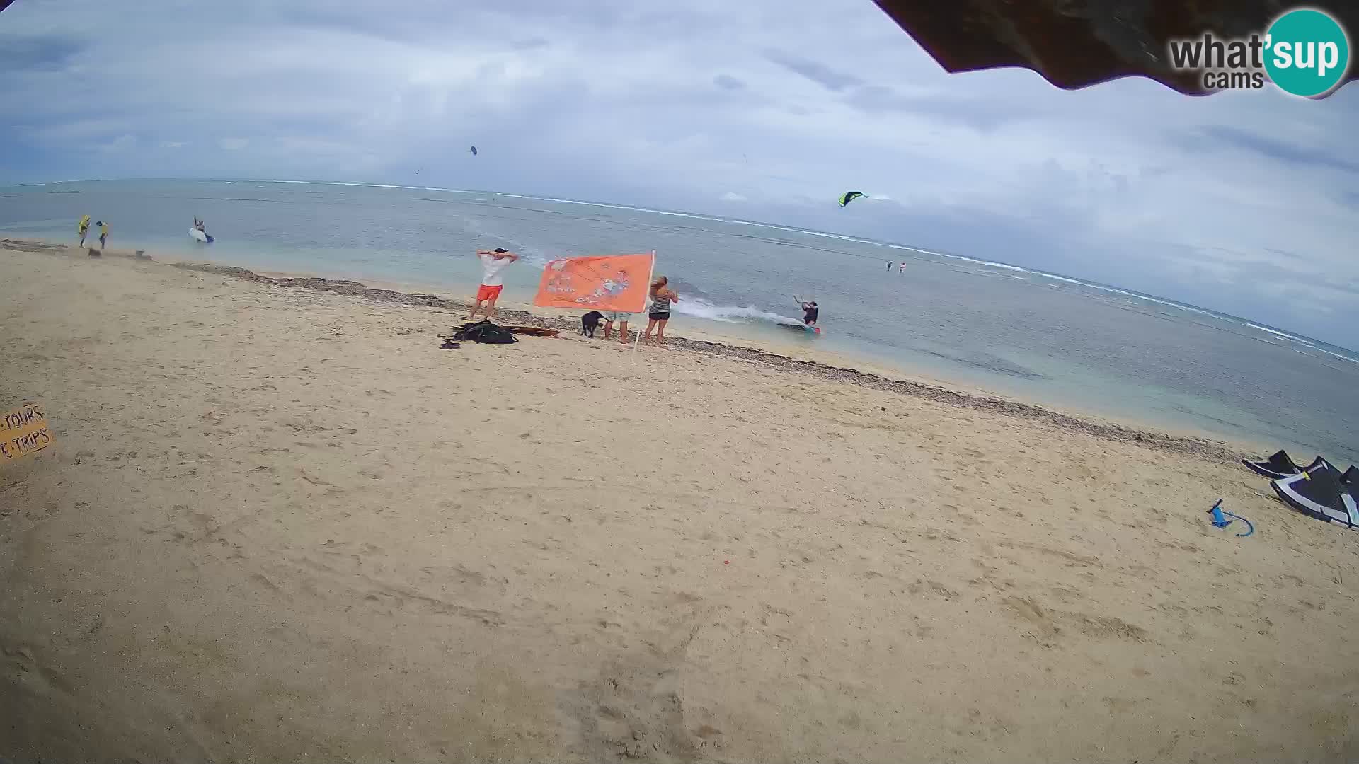 Caméra en direct de Kite Buen Hombre Kiteboarding – Plage Buen Hombre – Monte Cristi – République Dominicaine